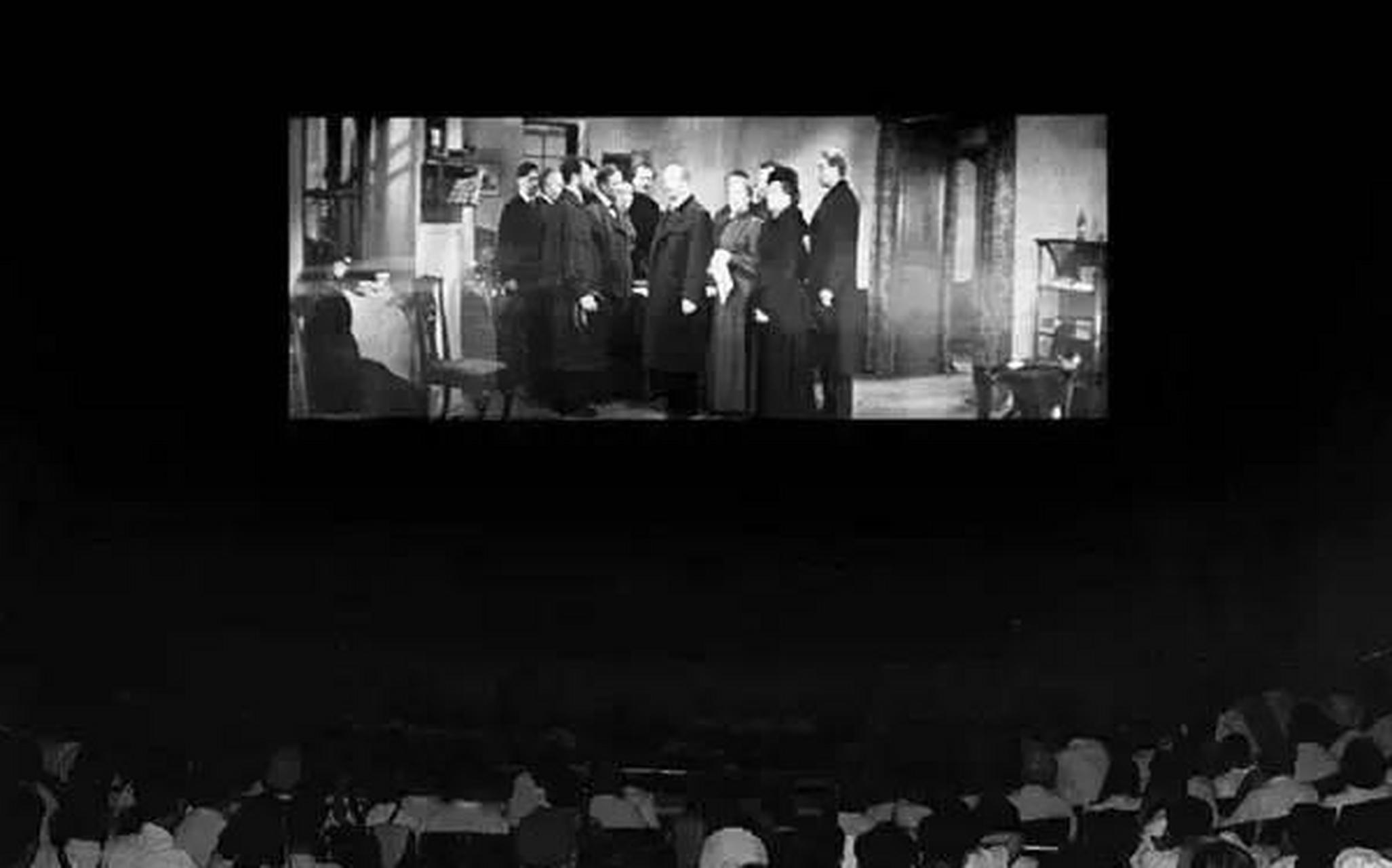 1951年7月1日,我国第一座宽银幕立体声电影院在北京建成并正式开幕,这