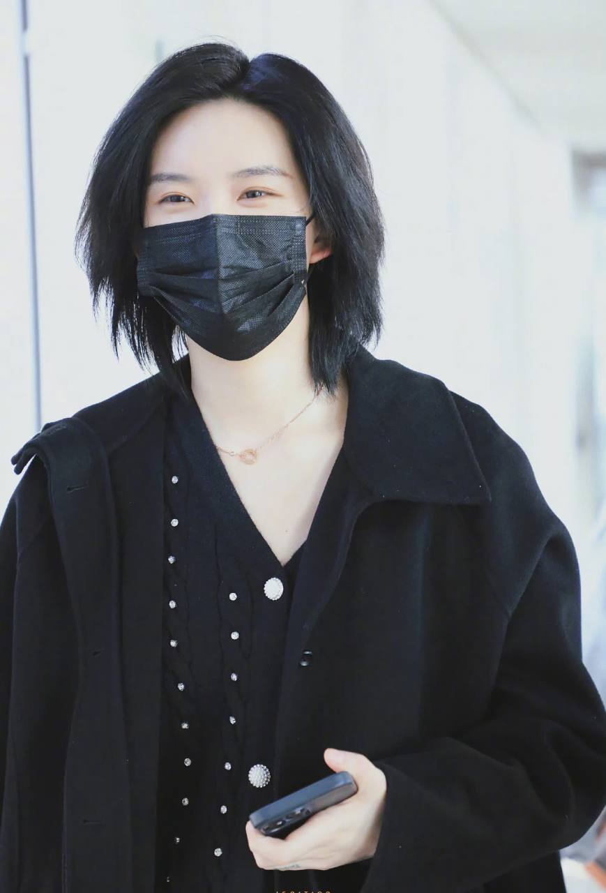 陆柯燃|全黑同款?