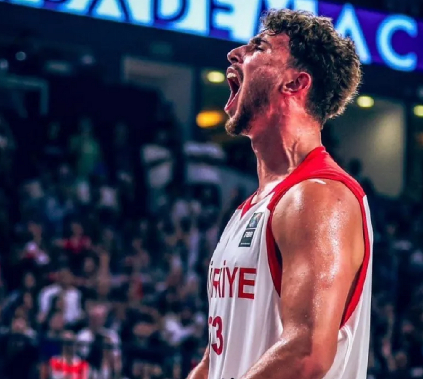 申京率土耳其男篮85-72大胜乌克兰男篮拿下三连胜,以小组赛全胜的姿态