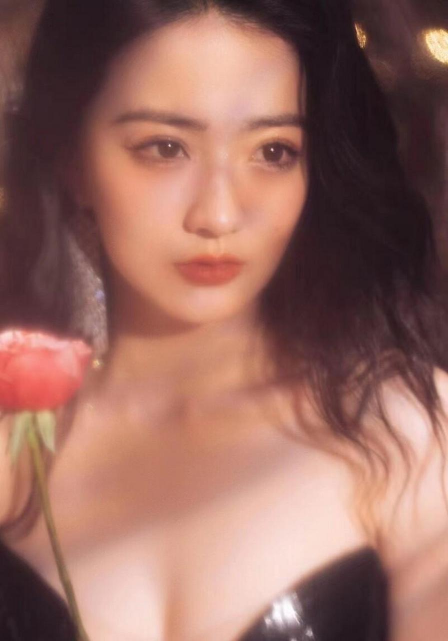 从玉娆到柳梢的可爱徐璐,生日照风格大变很是惊艳