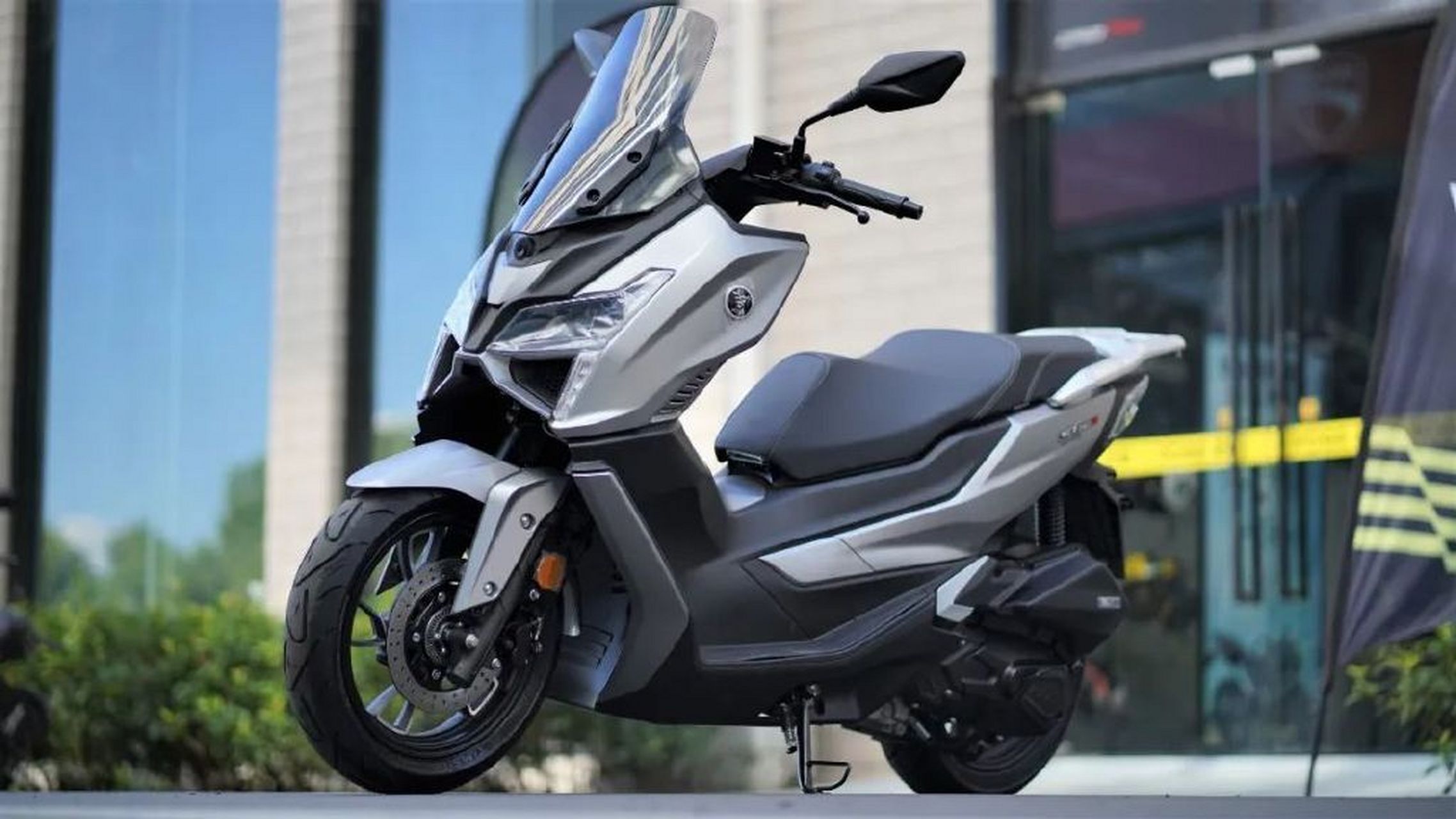 无极深谙国产摩托的生存之道:性价比高.