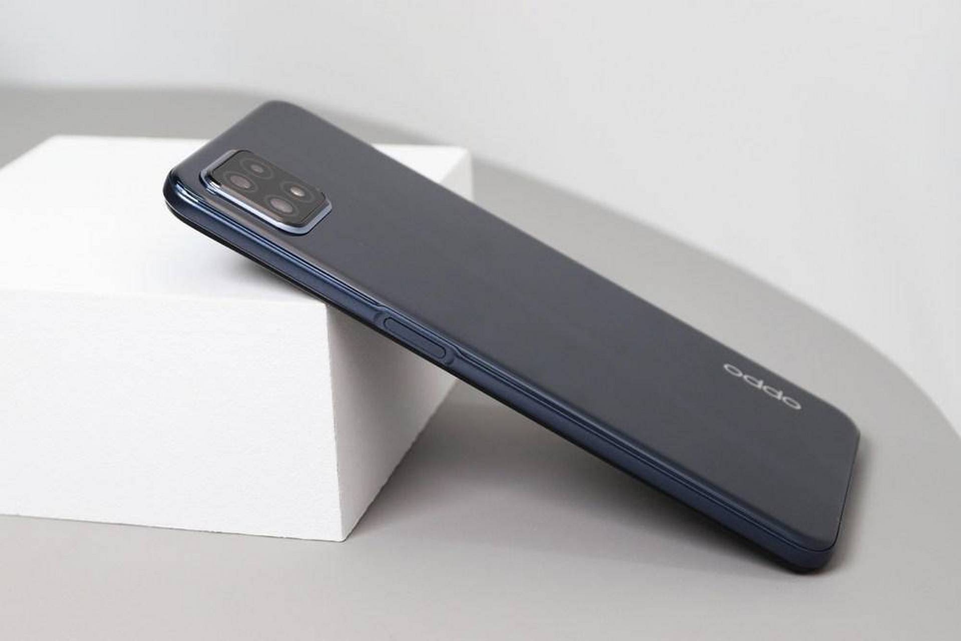 oppo a72图赏来袭!千元5g手机中少有""好看又能打""的产品.