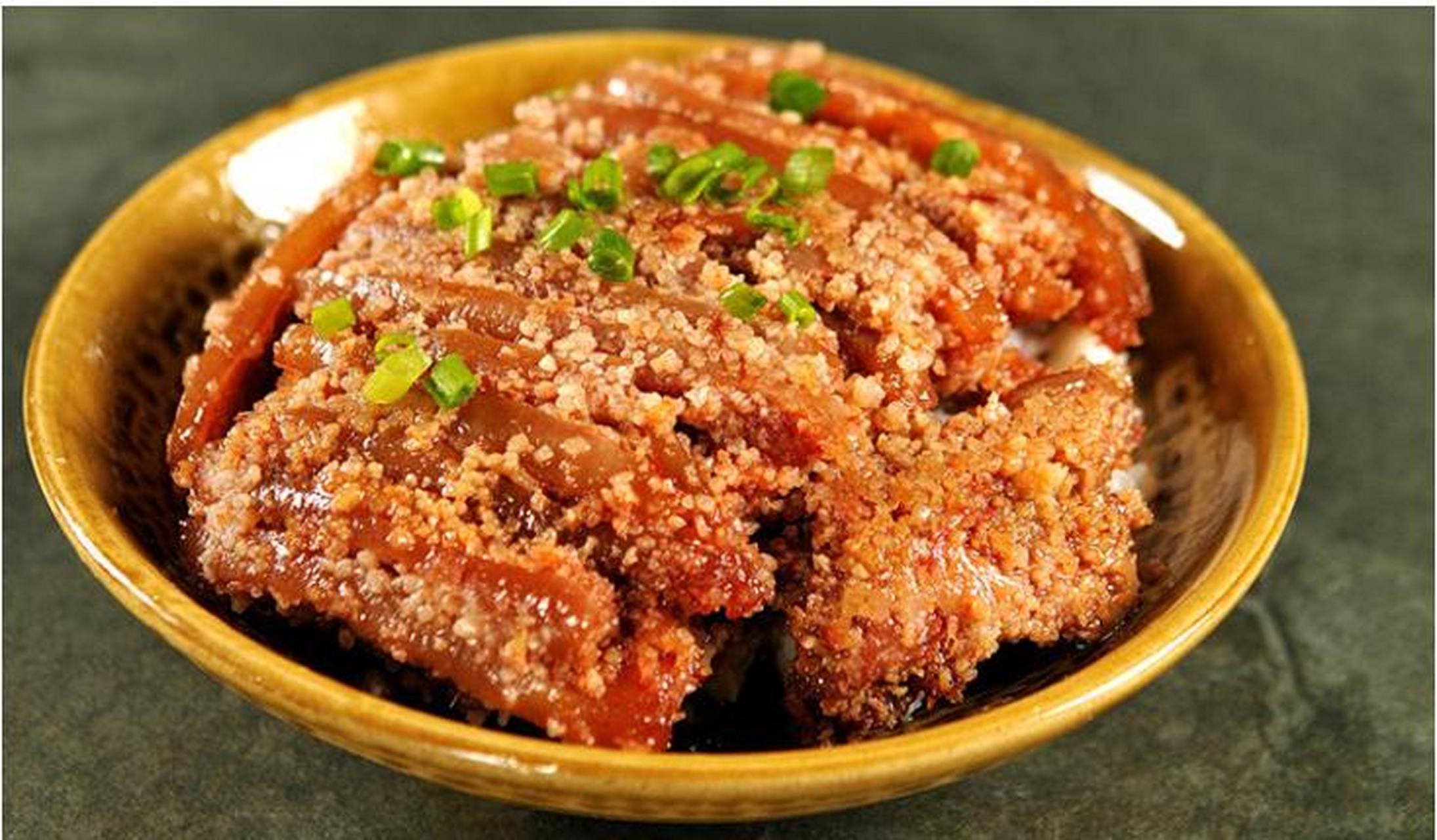 武汉人团圆饭上必不可少的:粉蒸肉一来是取"蒸蒸日上"的寓意,二来蒸菜