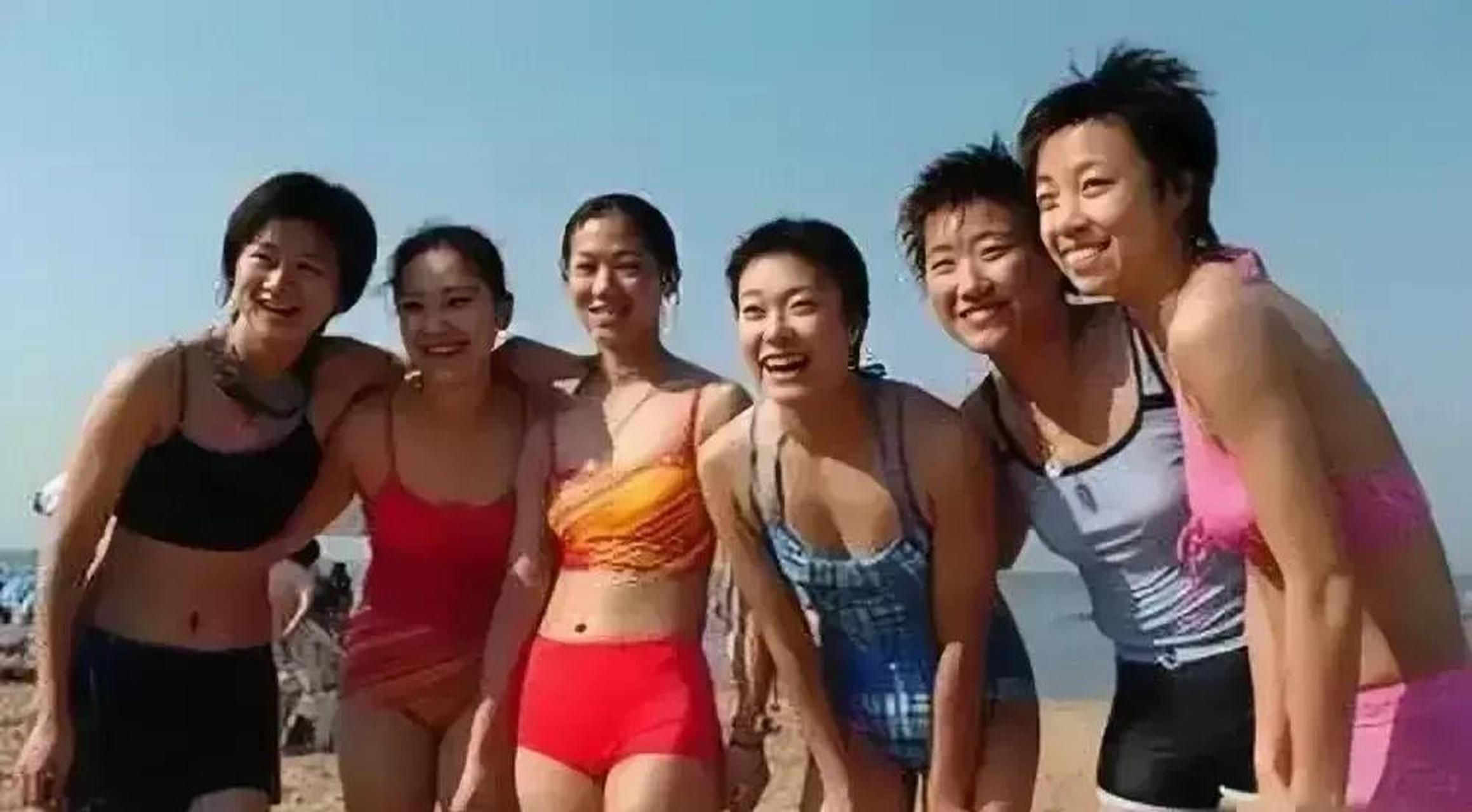 gif创作人# 张怡宁早期罕见三点式泳装,真想不到她竟是女队最大胆