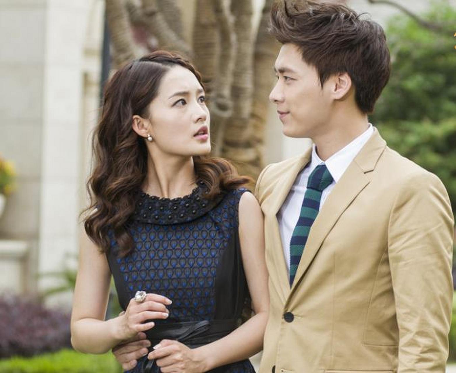 当年,李易峰和李沁拍戏时,他还是个小透明,由于太激动,控制不住转了几