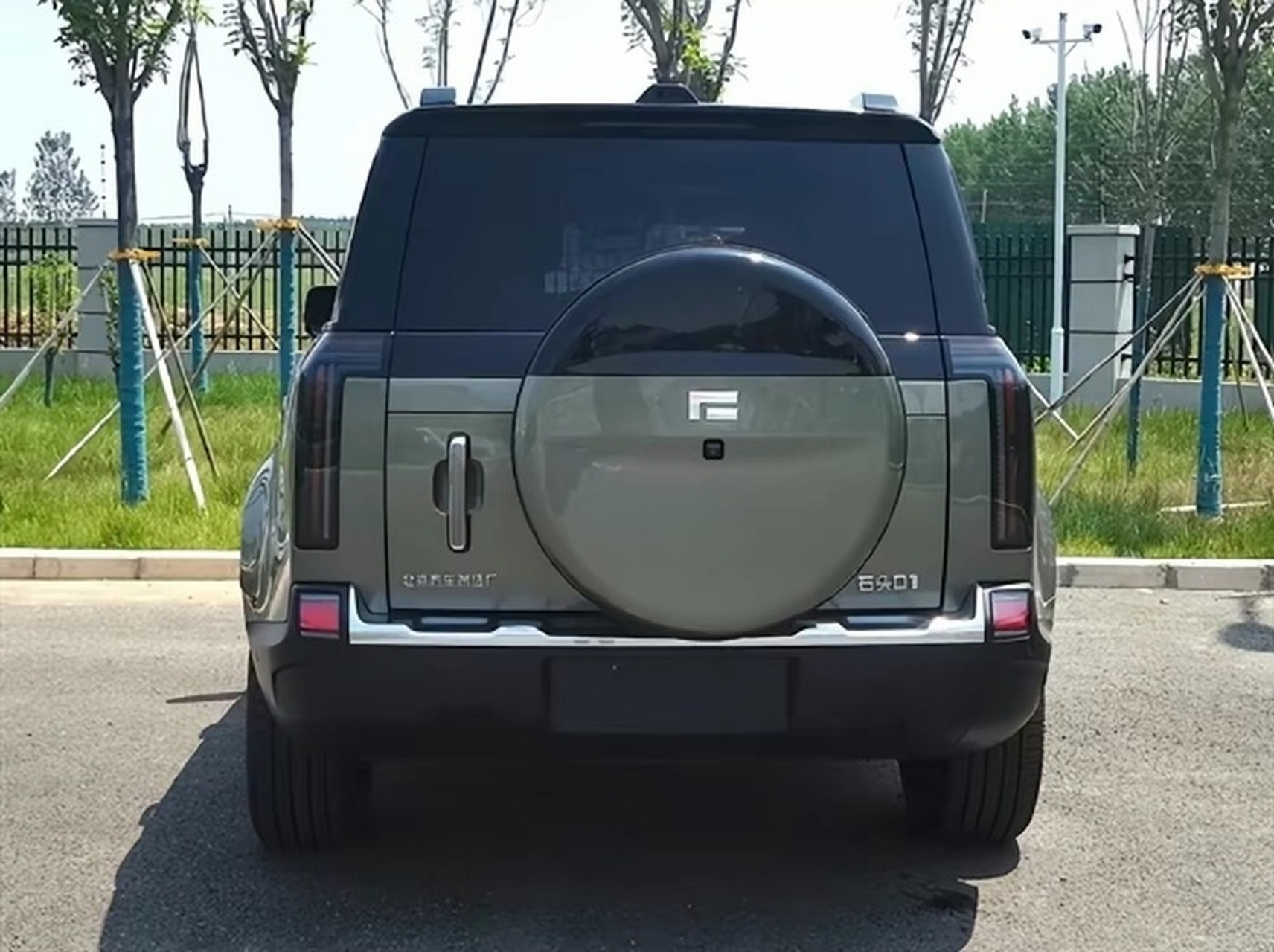 独家丨石头01汽车或搭载理想同款后舱娱乐屏 如图所示!