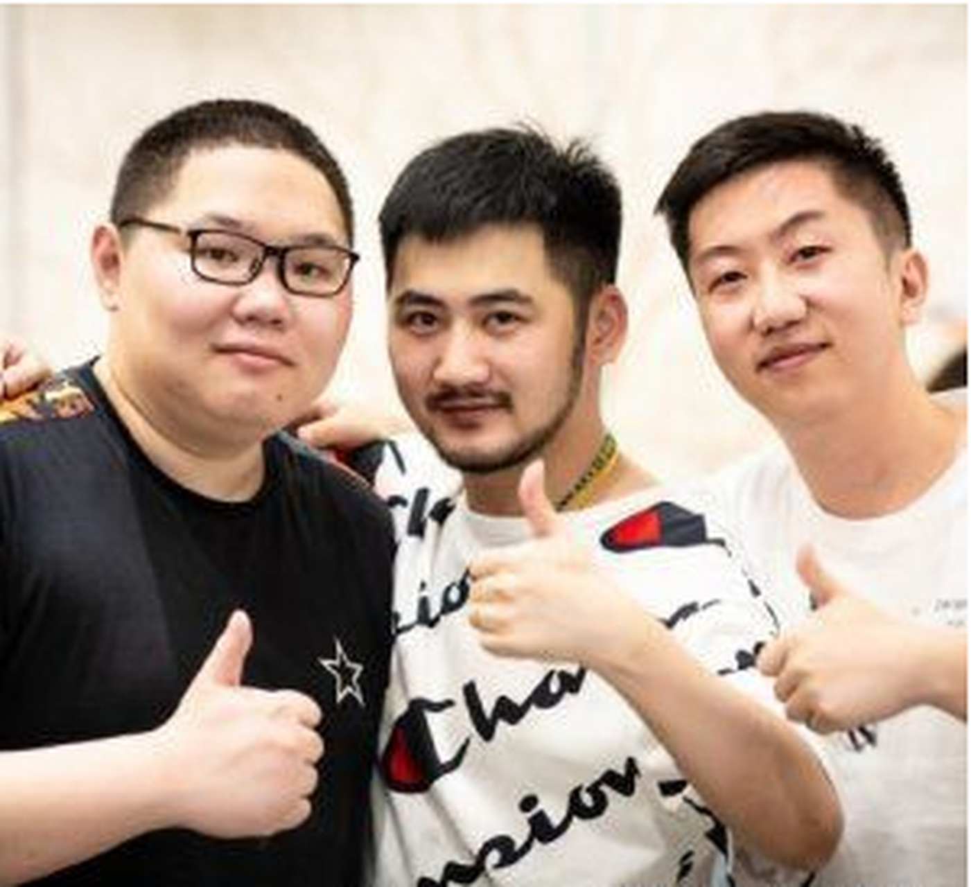 【虎牙csgo一哥看到"藏宝图",刚起身庆祝结果瞬间笑容凝固】 说到虎牙