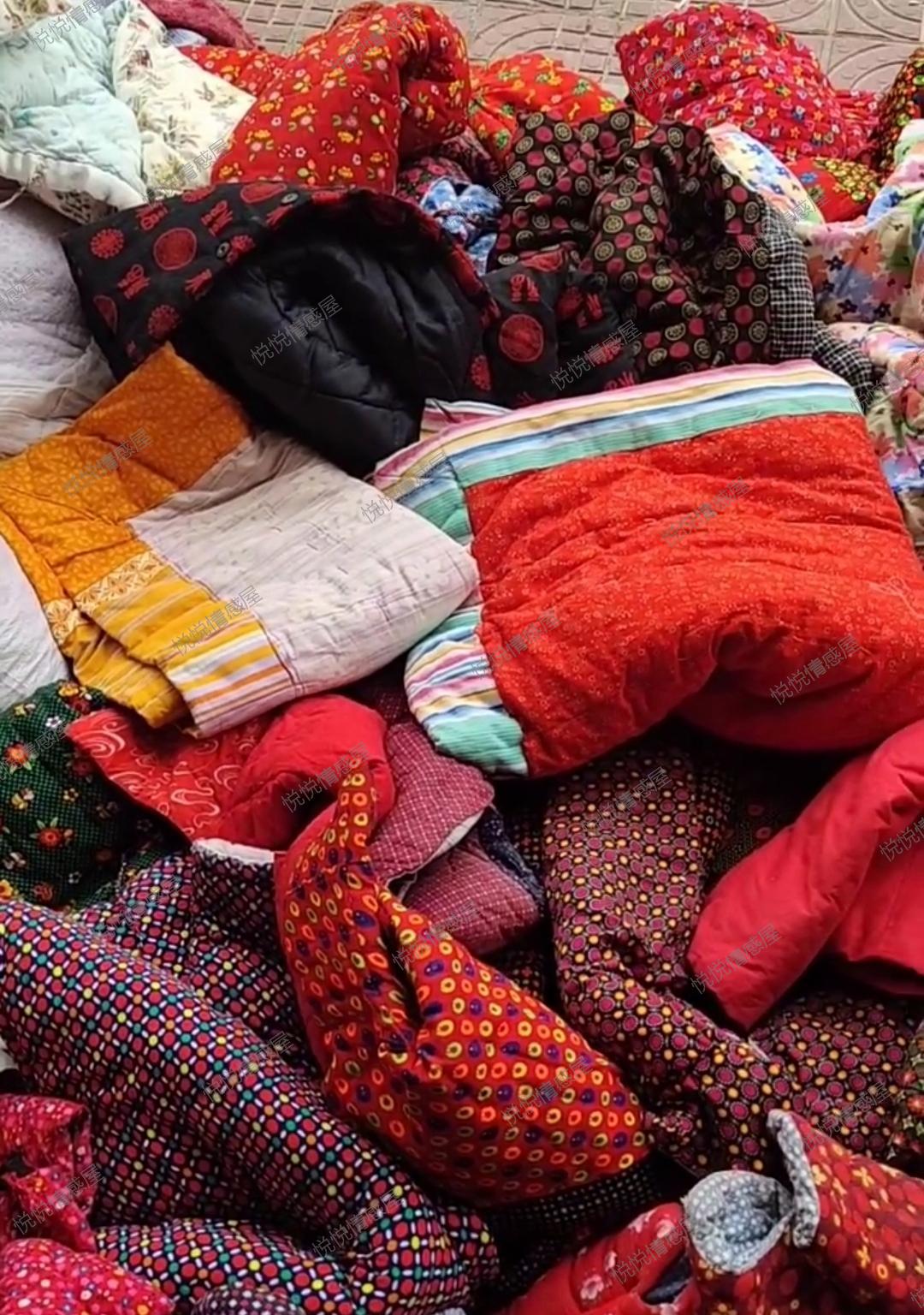 网友:虽然这些棉袄棉裤看起来不太美观,但是穿起来真的是超级舒服的哦