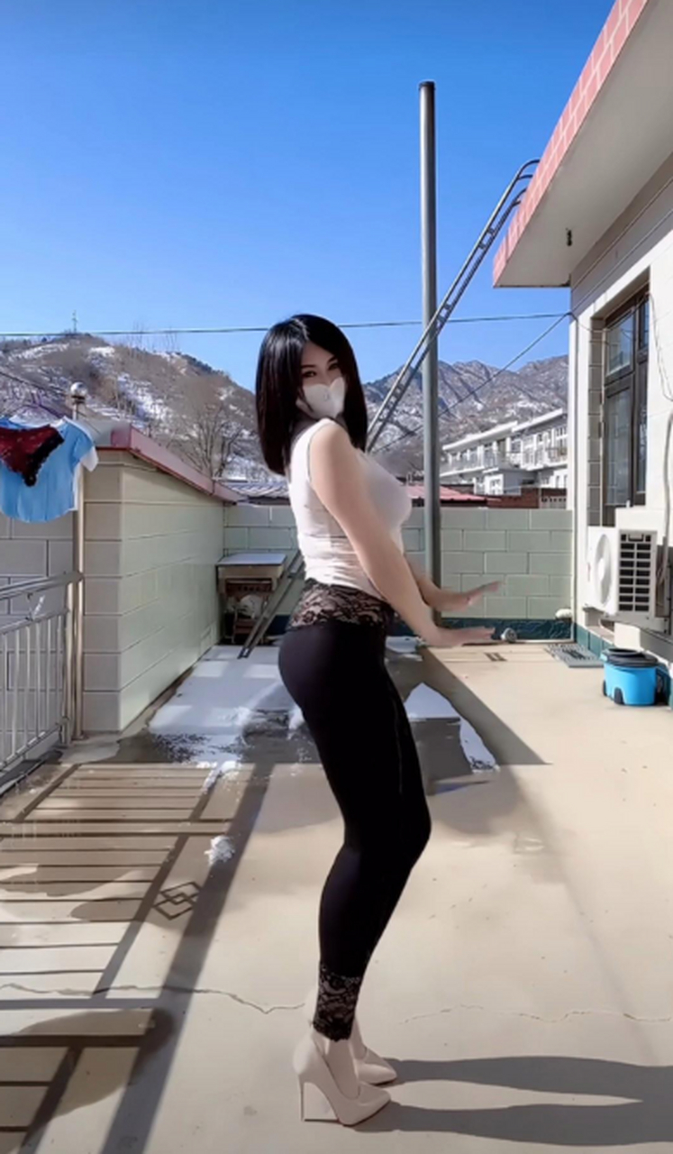 农村大妹子身材超级棒!