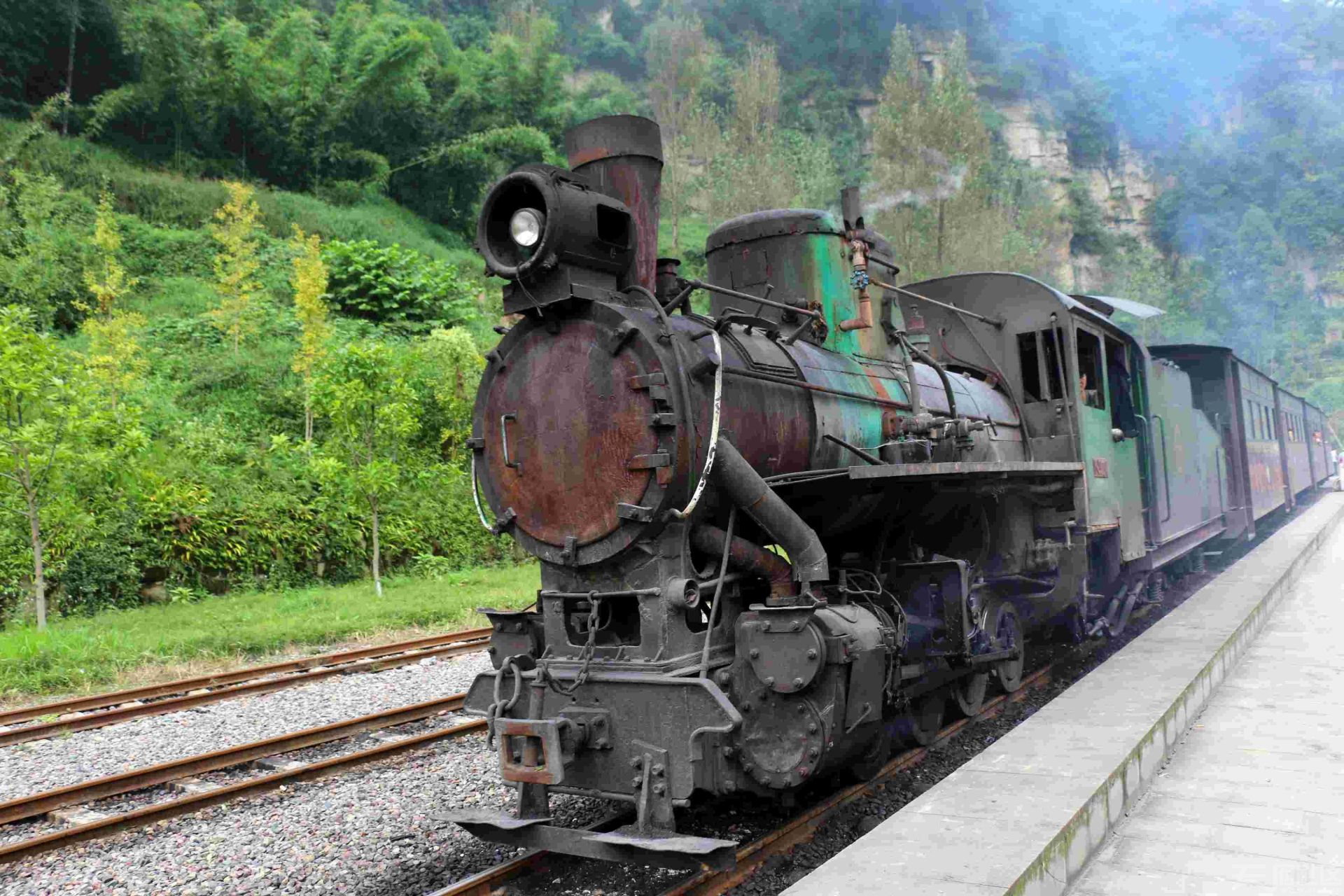 芭沟古镇,位于乐山市犍为县城西北部的芭蕉沟,距离县城约30公里.