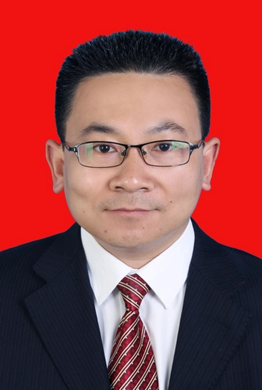 池州市各县级行政区现任政府主官按年龄排名如下:  1,张勇,1980年10月