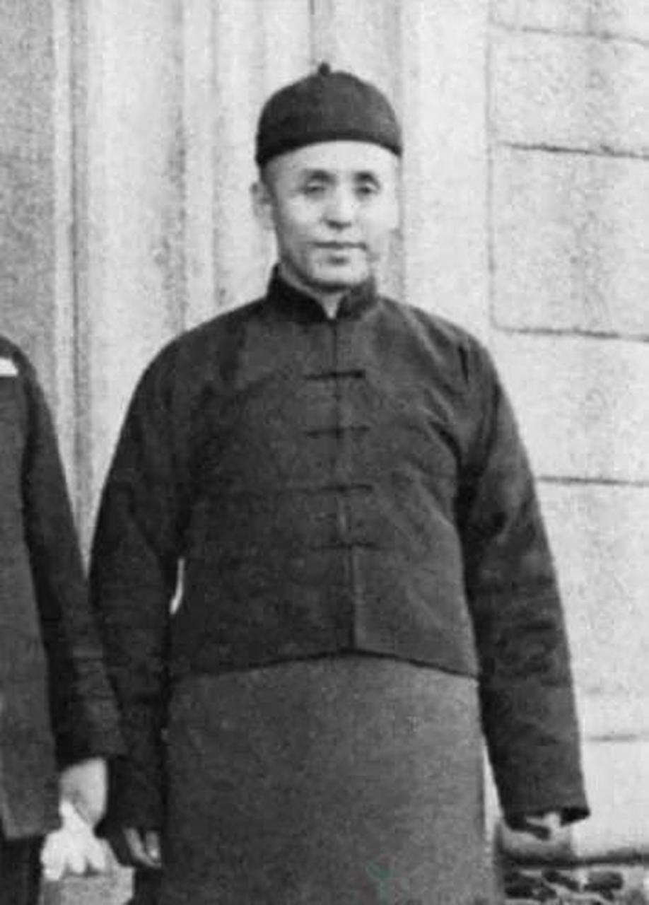 【历史异闻录:嘎达梅林与妻子牡丹】 嘎达梅林本是哲里木盟达尔罕旗的