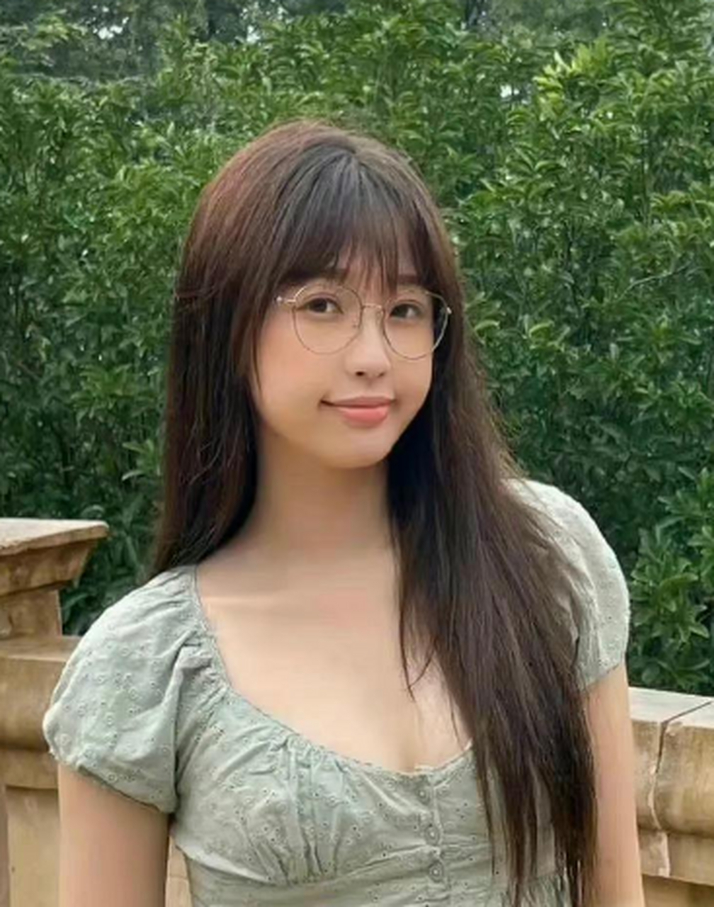 95排名前三流量花白鹿,虞书欣,赵露思素颜照