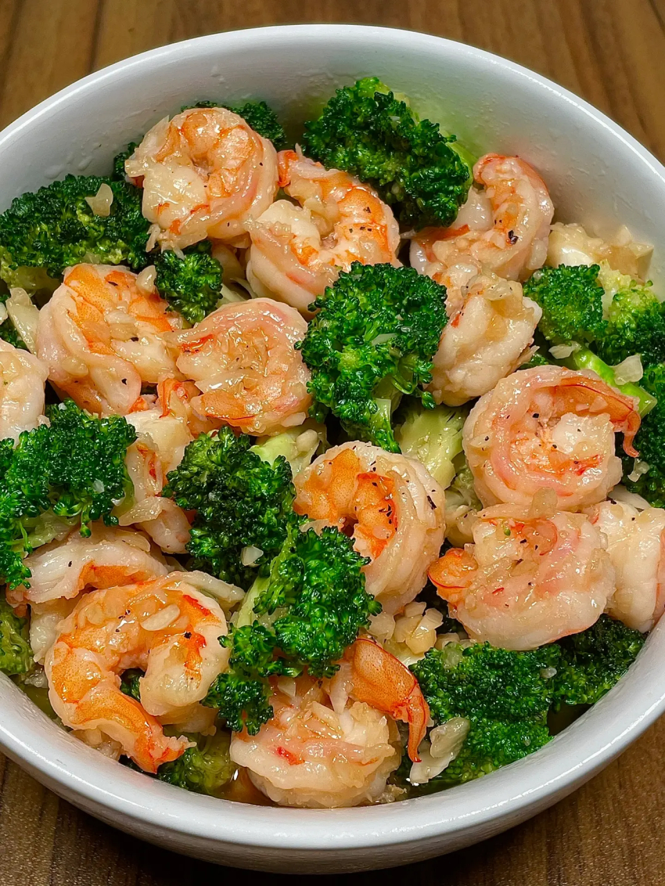 西蓝花炒虾仁!这样搭配在一起炒泰好吃啦!