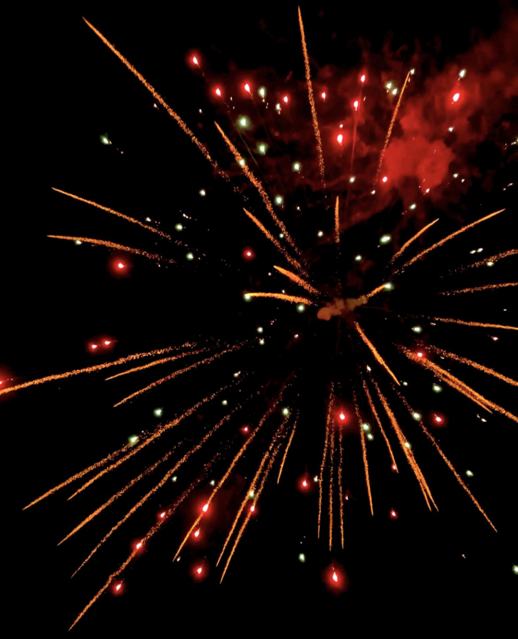 苹果拍烟花也能拍出单反效果  没想到!