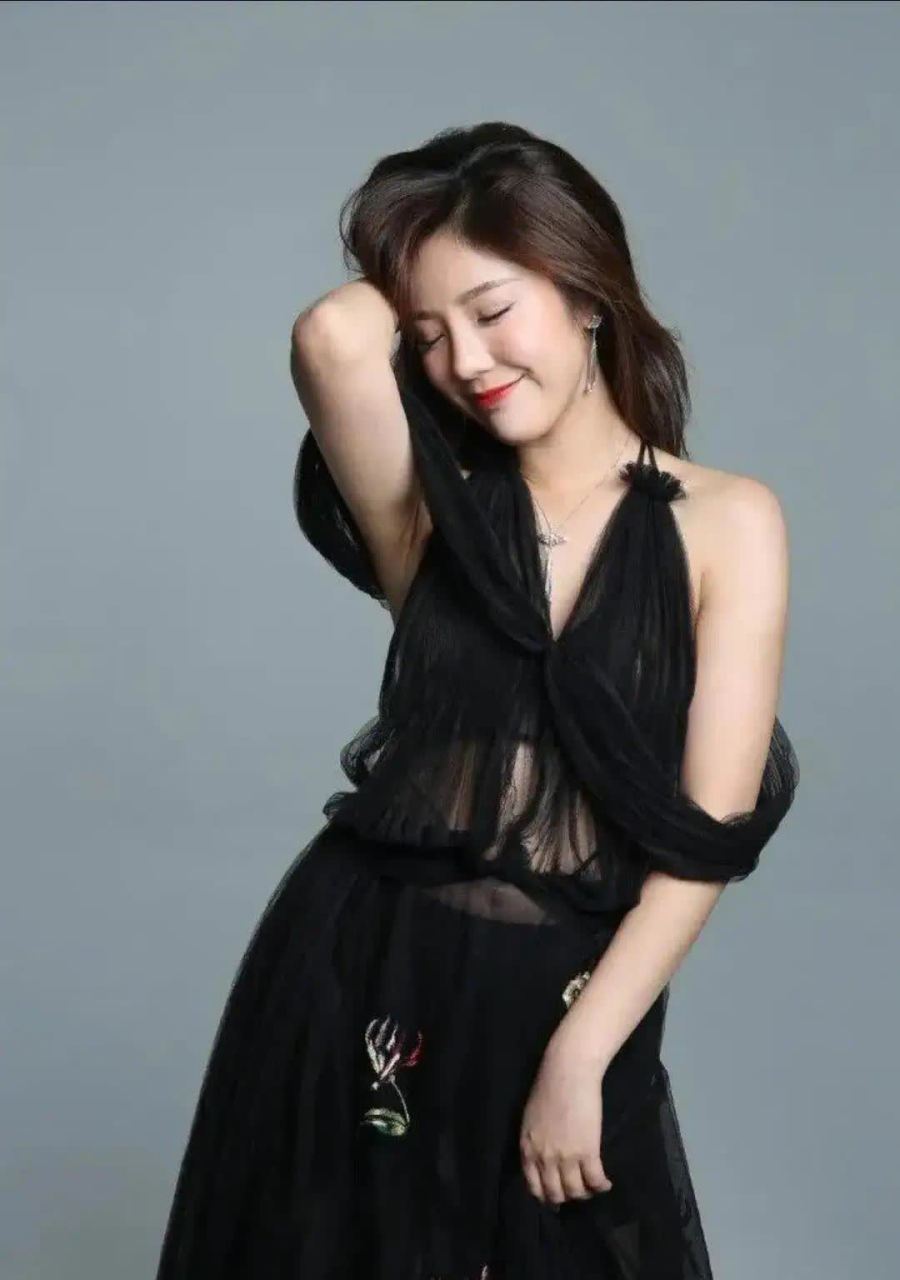 赵奕欢,还有多少人记得她?[尬笑]