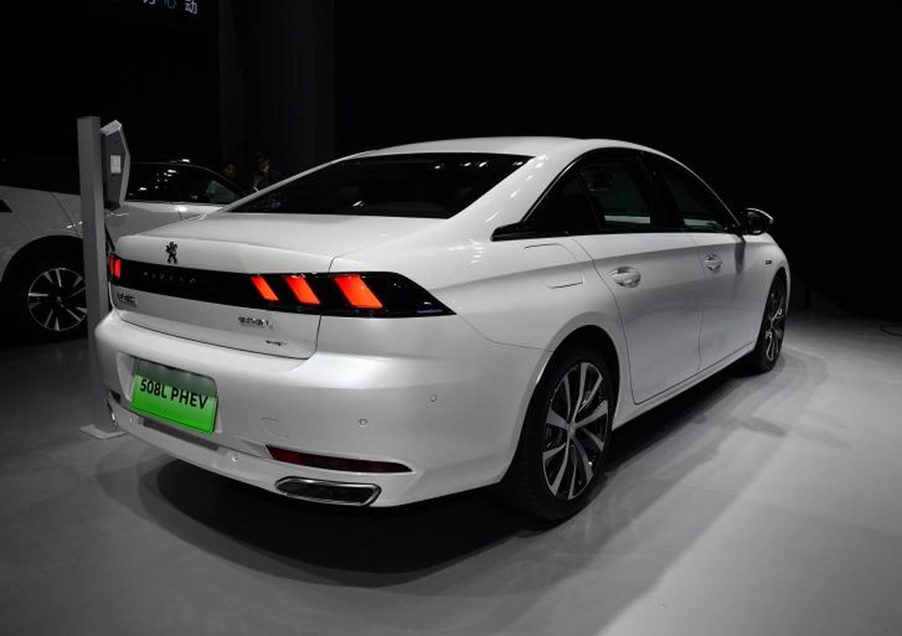 广州车展正式开幕,曾在2019年上海车展亮相的东风标致508l phev,在本
