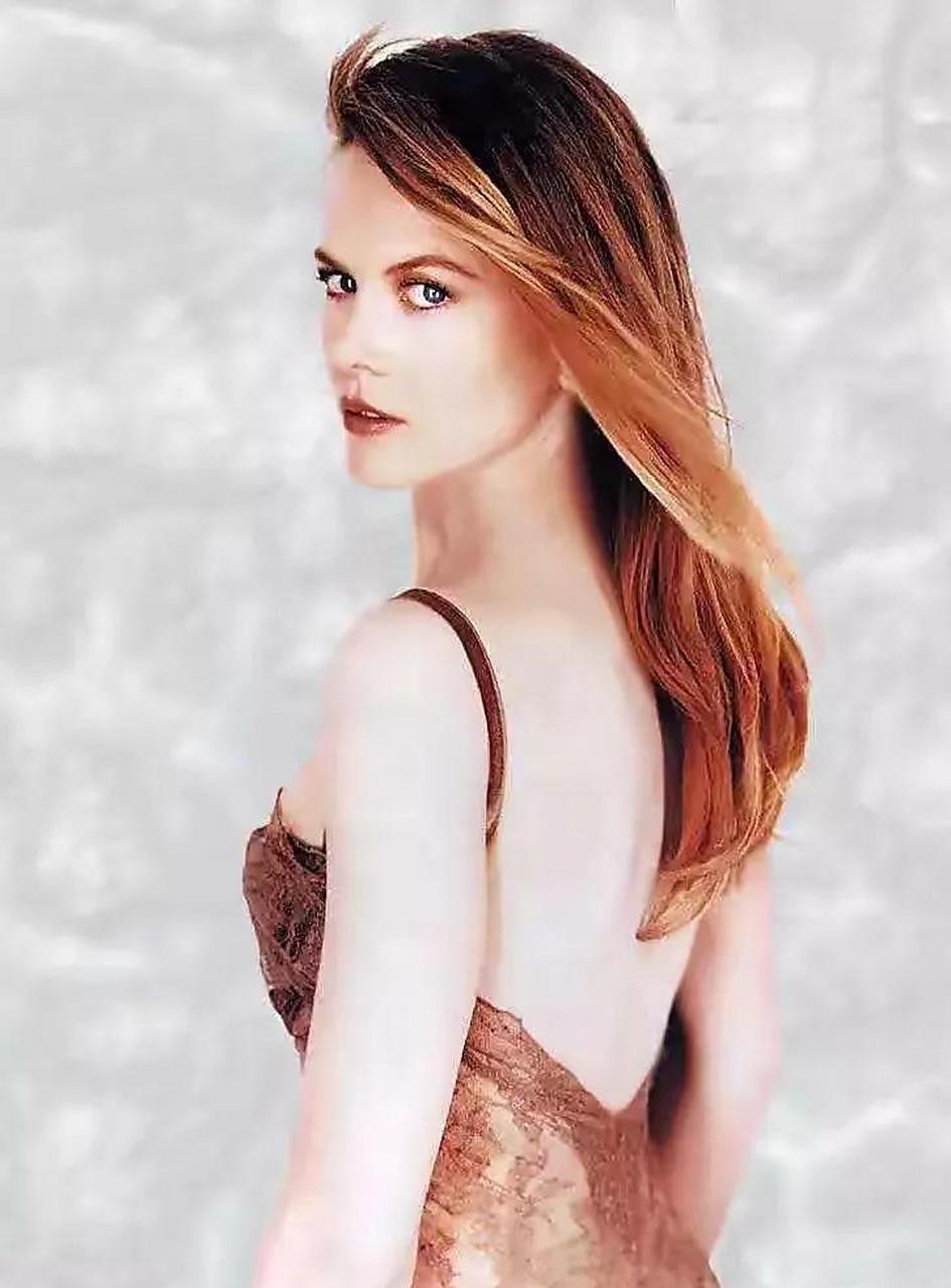 不愧是好莱坞最美的女明星,颜值逆天,用"惊为天人"来形容一点不为过.