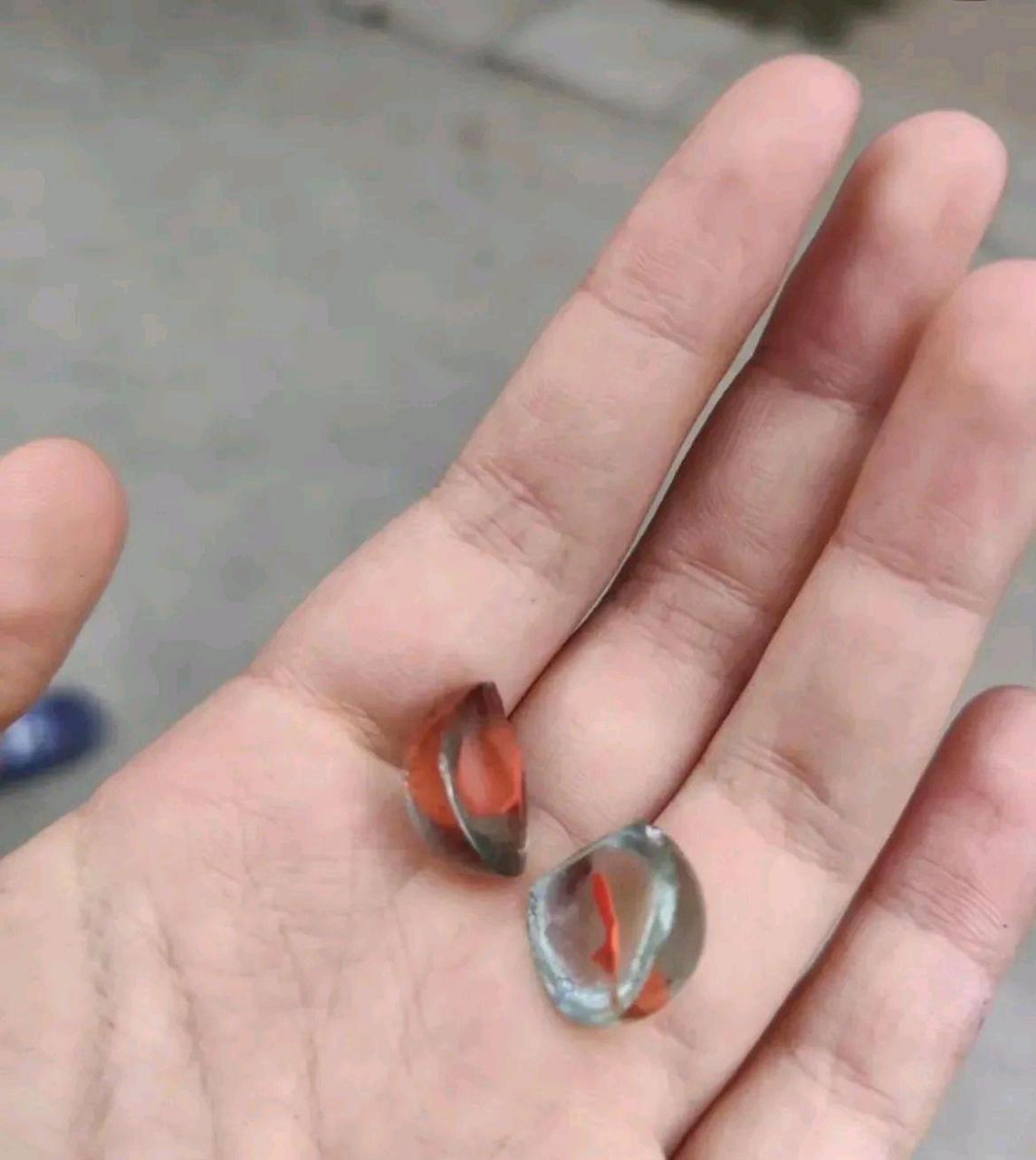 网友:小时候我们玩的玻璃珠里面竟然是这样的