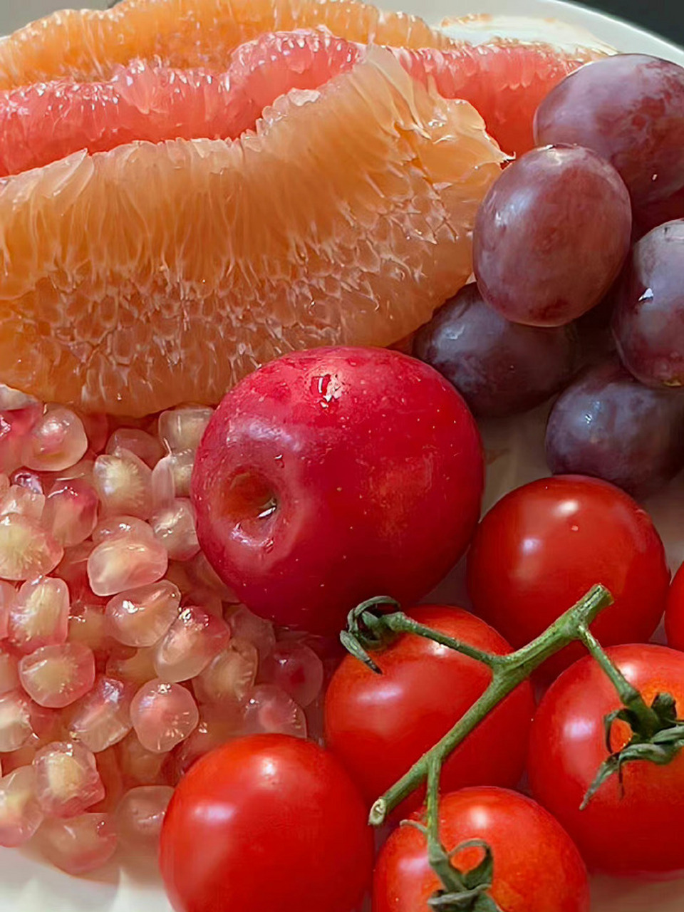 有没有想吃水果的?举个手吧