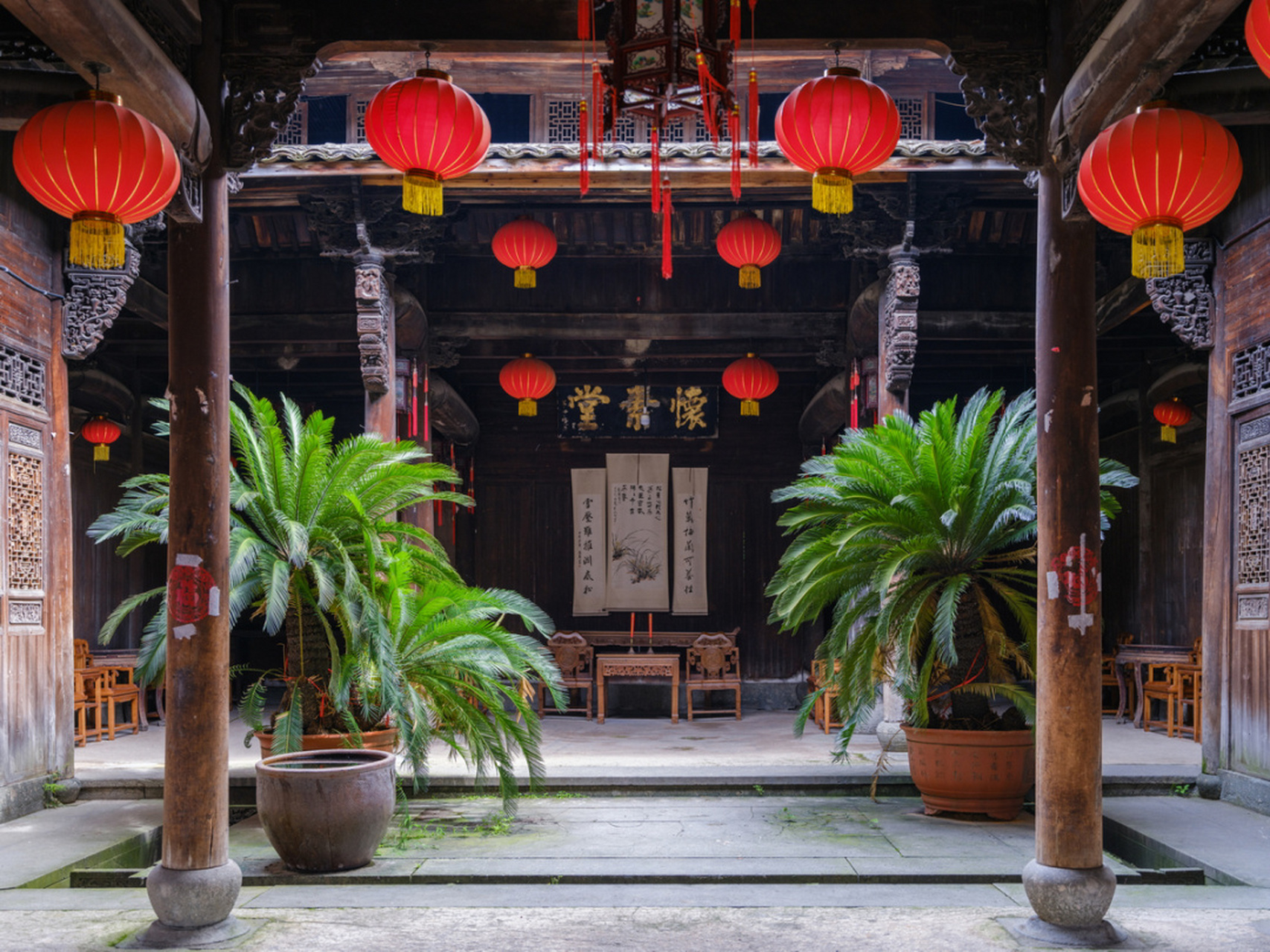 杭州·桐庐县·深澳古村,因其水系而出名,千年前排水系统沿用至今,800