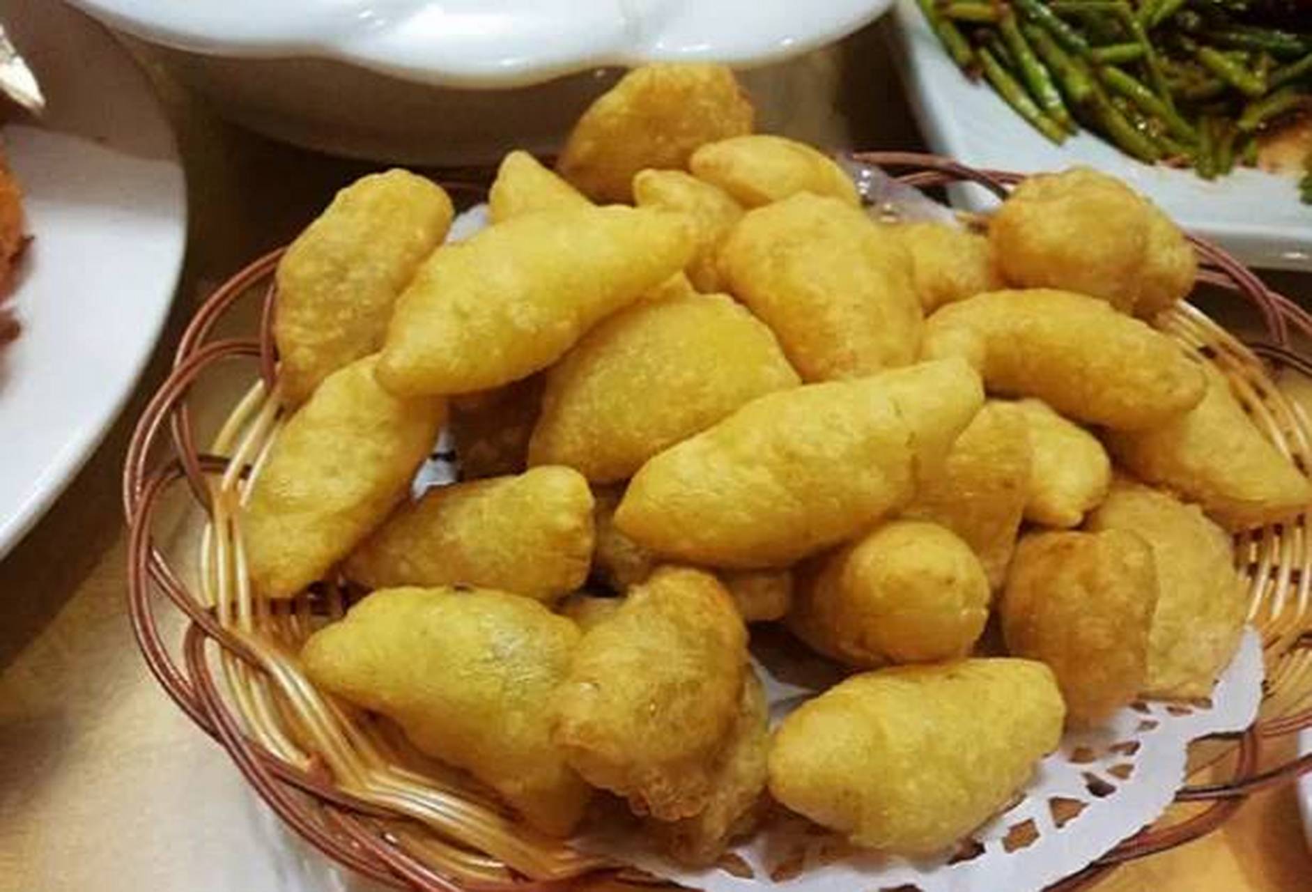 平潭天长地久,平潭人称它"油羹", 用地瓜和地瓜粉做皮,内包豆沙或砂糖