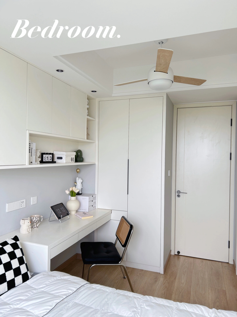 我家9平米小房间是装修成了榻榻米 书桌 衣柜一体的儿童房.