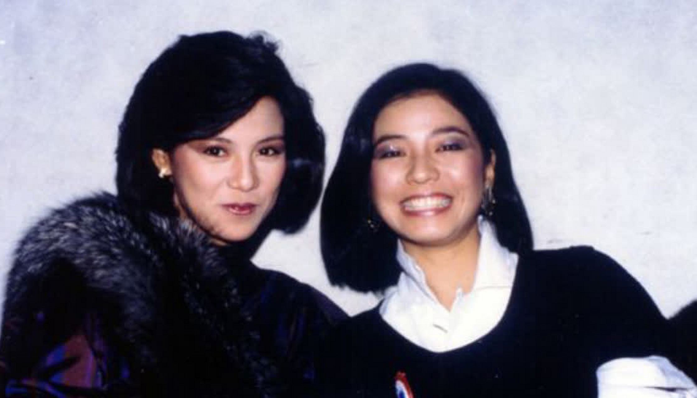 1989年,张国荣和钟楚红在巴黎街头巷尾留下的珍贵合影,怀念青春!