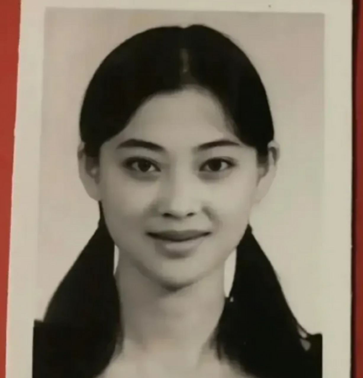 中戏96班一直是娱乐圈著名的明星班,"七朵金花"更是这个班级中靓丽的