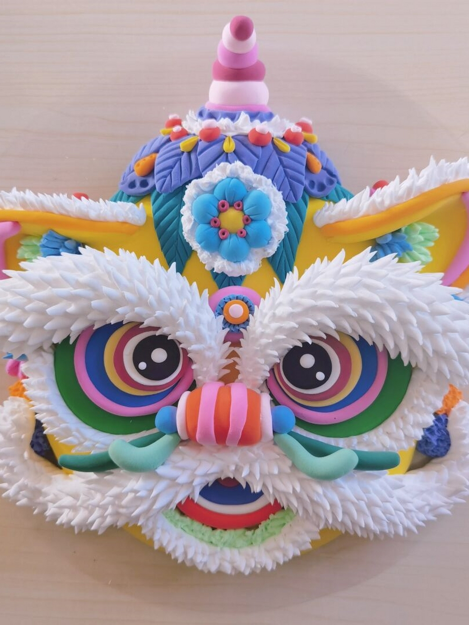 今天我将为大家带来一款以传统醒狮为灵感的手工制作教程——超轻粘土