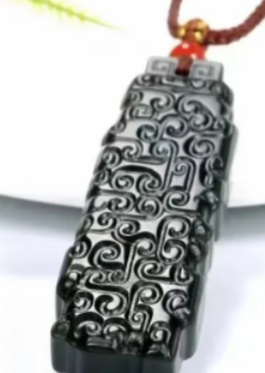 点击头像看直播##和田玉# 和田青玉一级细料,玉质温润细腻,色泽均匀