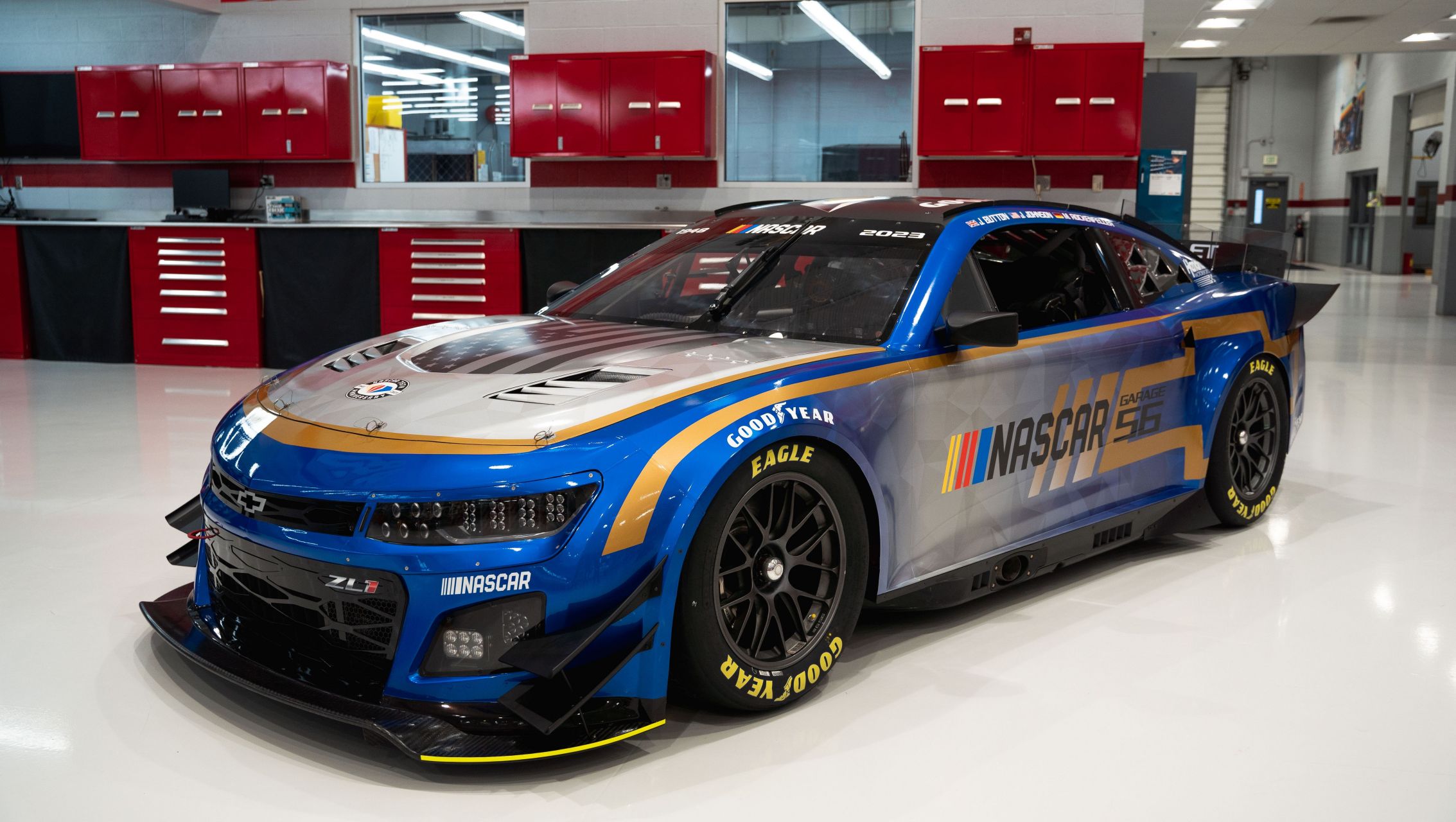 雪佛兰决定将nascar赛车科迈罗camaro zl1进行改装参加今年的勒芒24