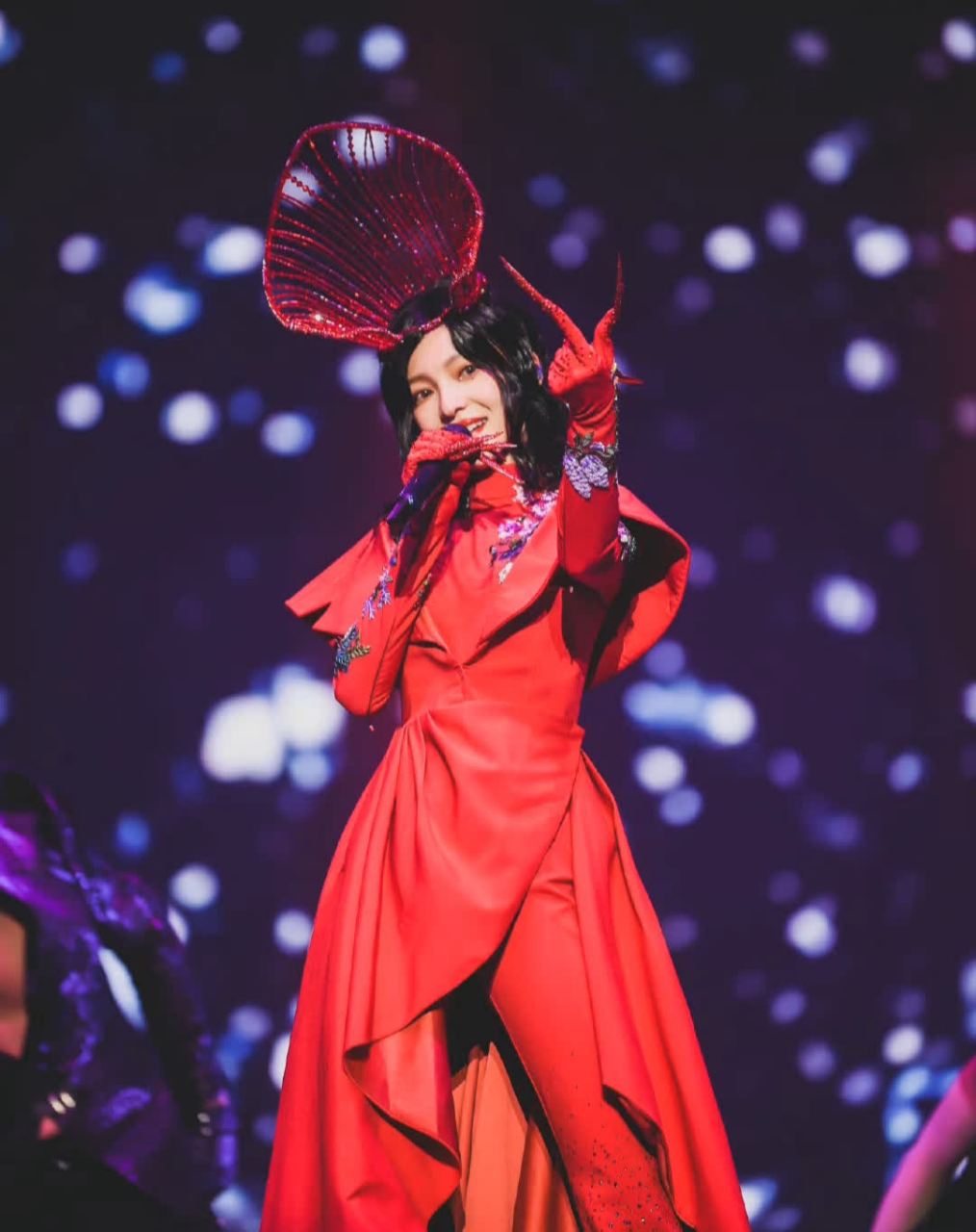 张韶涵造型师"加鸡腿"[三哈]