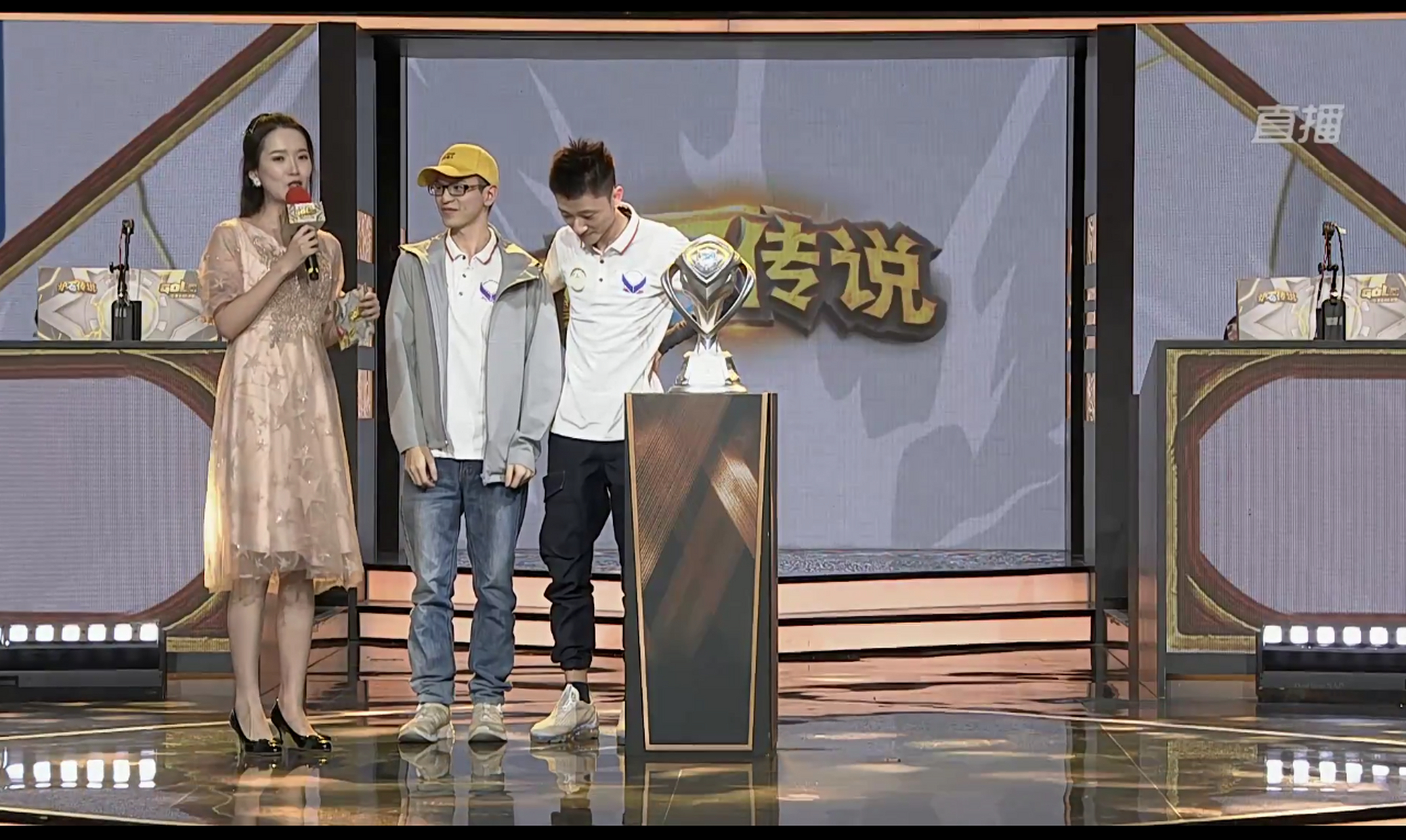 炉石传说# 恭喜来自vk战队的kimmy和新娘在2020炉石传说黄金战队联赛