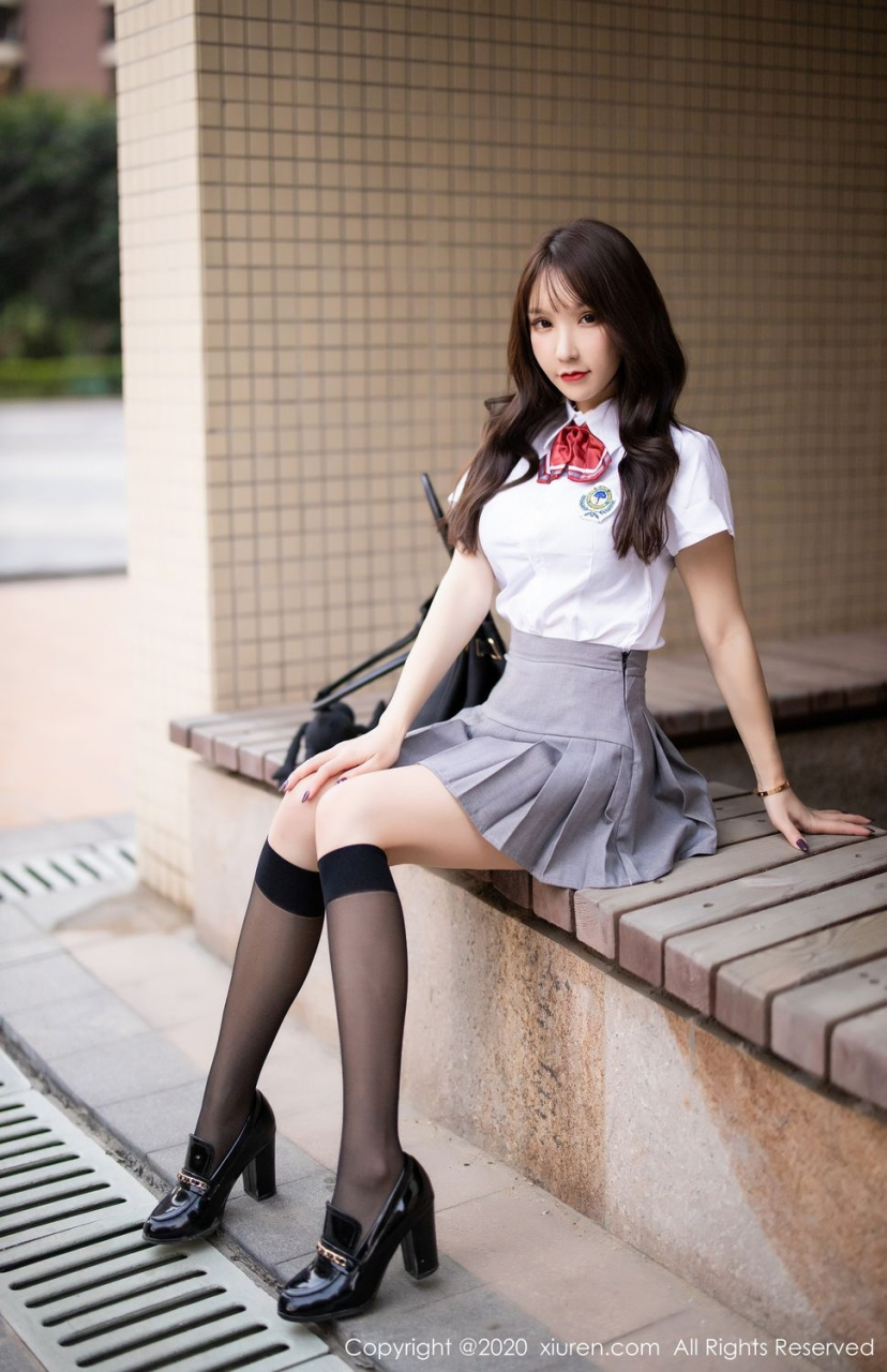 jk制服美女周于希火爆写真高清在线