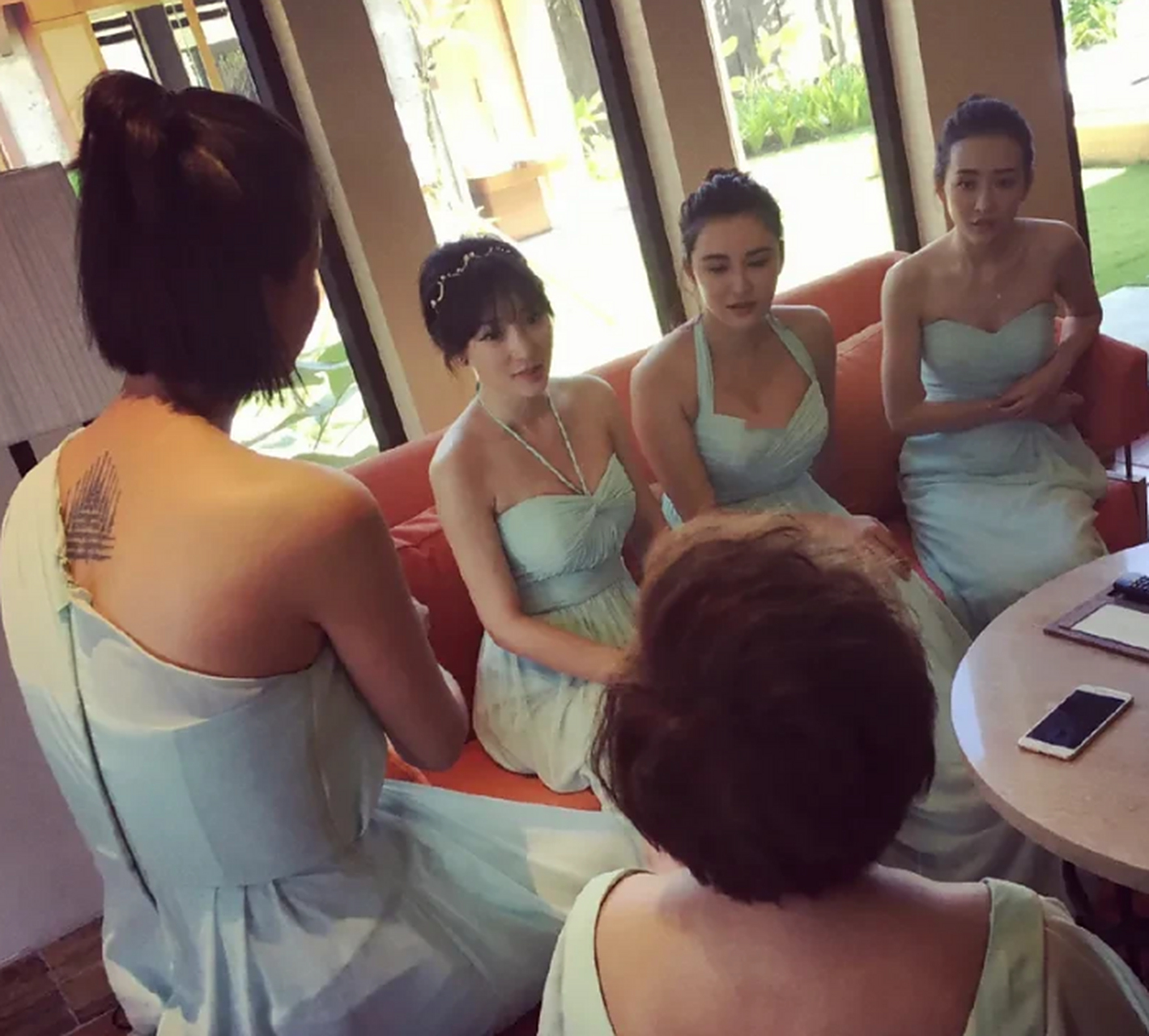 终于知道张歆艺后背的纹身是什么意思了