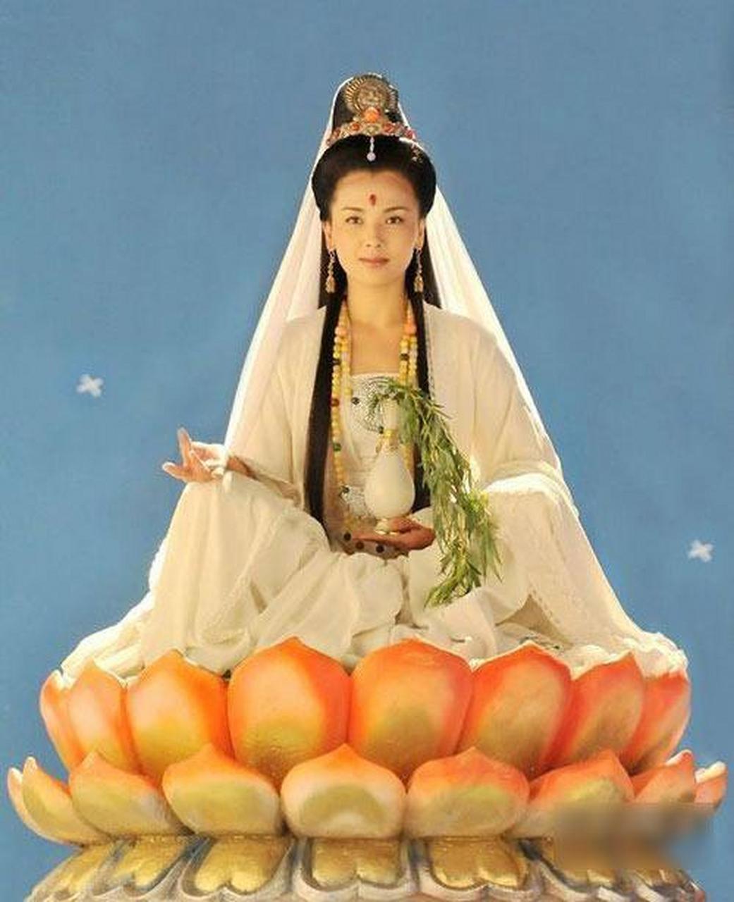 史上堪称最搞笑的"慈航道人——观音大士"画像,发量比较少,头有点秃.