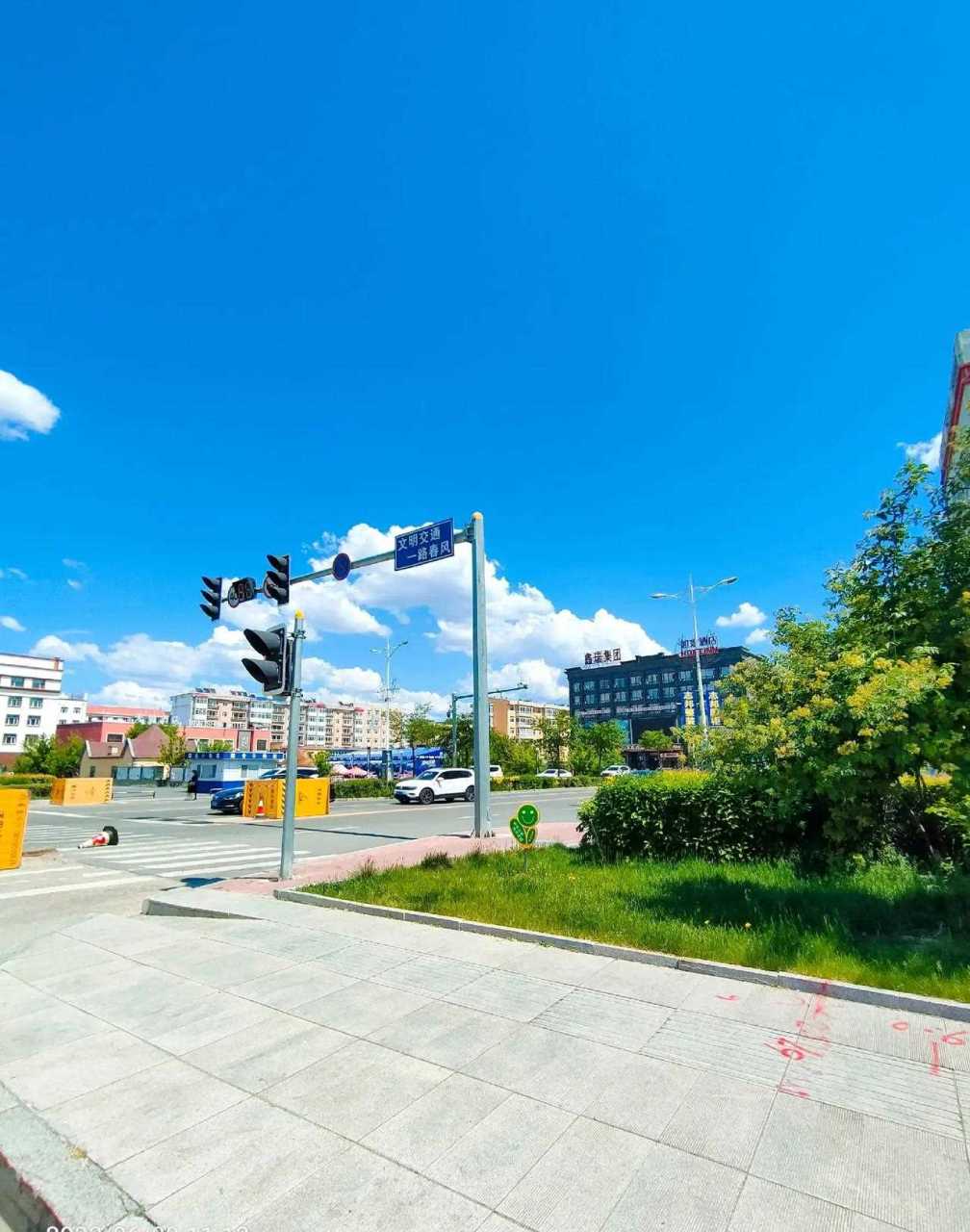 东北家乡的小城市,黑龙江黑河五大连池市,原名德都县,一年四季春夏