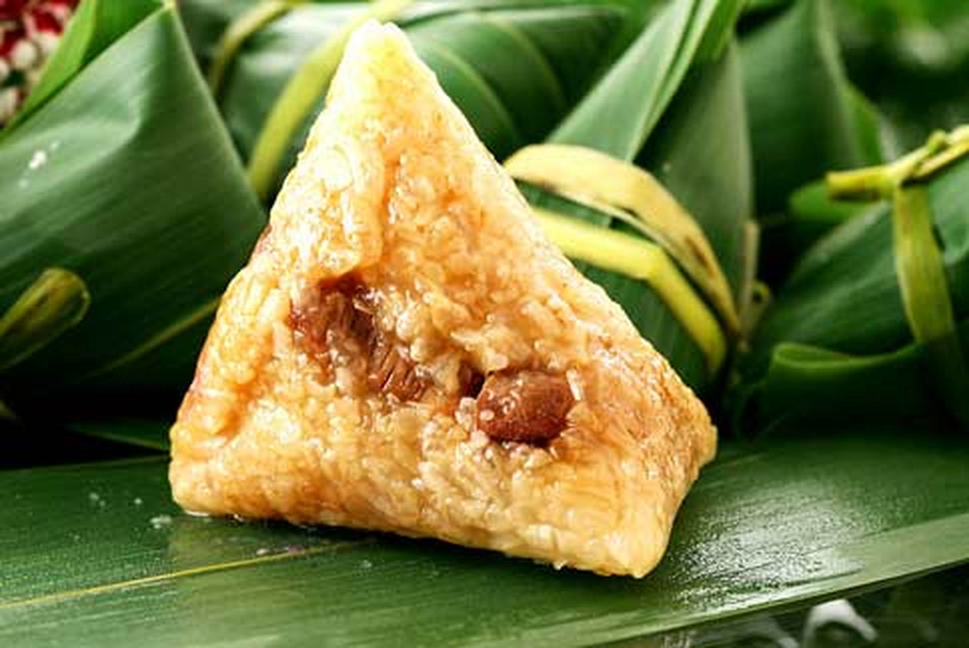 南宁最好吃的粽子:大粽选取的是优质糯米,绿豆,猪肉等材料,不仅个头大