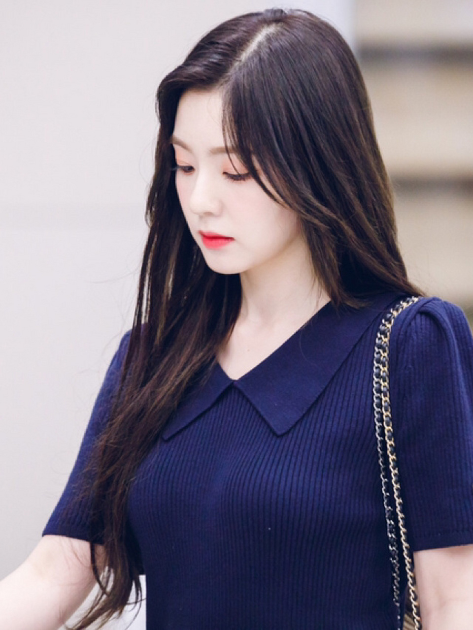 irene私服穿搭 她侧颜很好看 irene裴珠泫近期两套机场私服look 裴姐