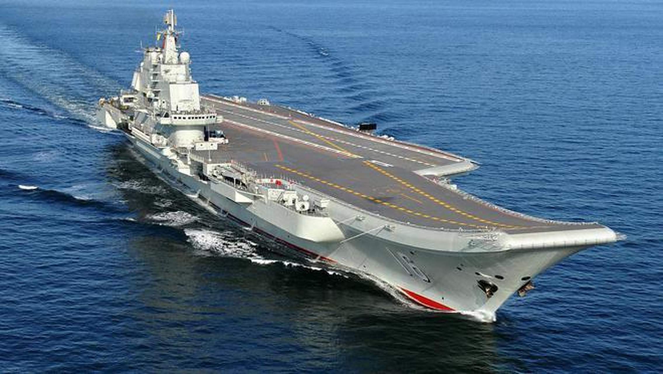 多年的媳妇熬成婆,一直定位于训练舰的中国首艘航空母舰辽宁号,将迎来