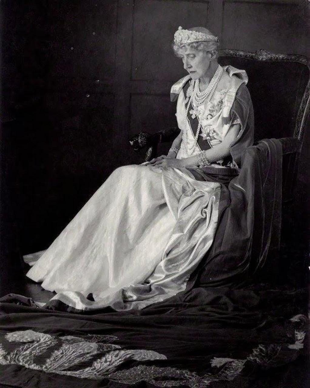 领动计划# 塞西尔·比顿镜头下的玛丽·路易丝公主,熠熠生辉的珠焙屯