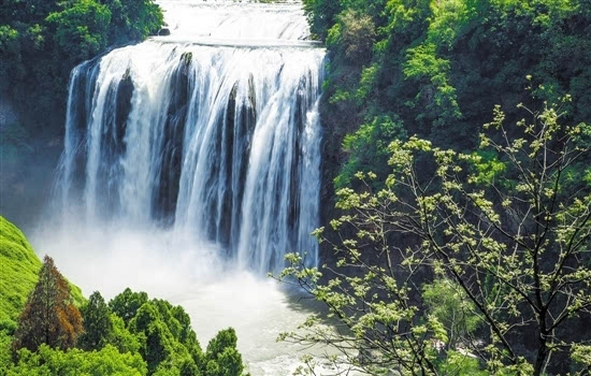 湘西流沙瀑布景区位于湖南省湘西土家族苗族自治州,是一个自然风光