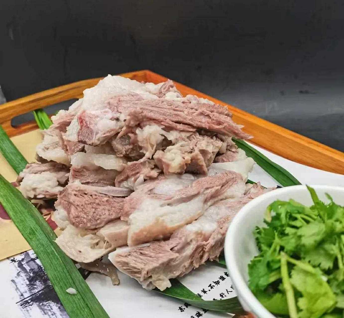 手扒羊肉蘸料图片