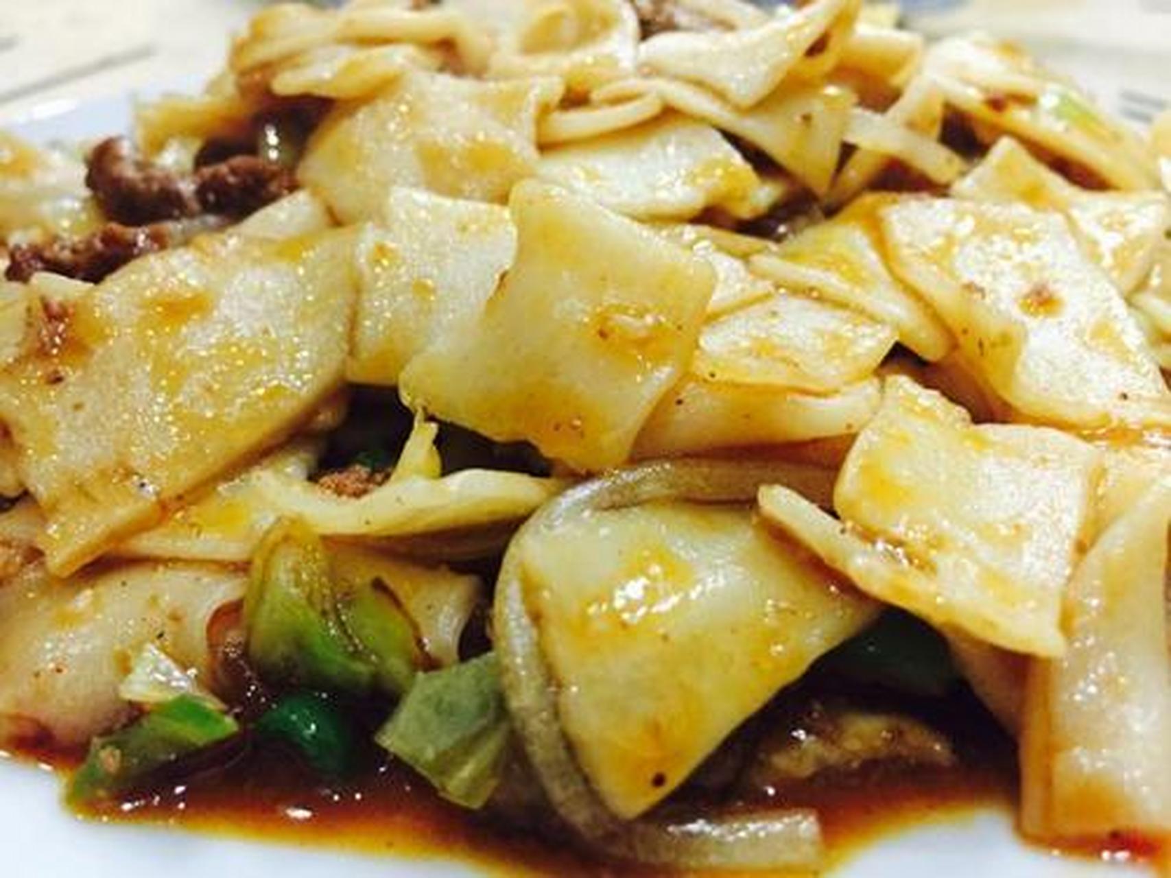 4月放肆吃#尕面片:在西宁十大小吃中尕面片可以说是当地朋友都比较