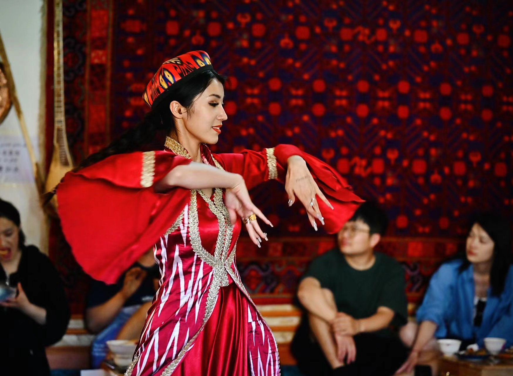 【赛乃姆——维吾尔族的音乐与舞蹈盛宴】赛乃姆是维吾尔族传统音乐和