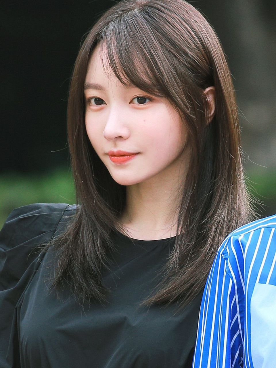 明星私服hani 清纯,文静女大学生即视感 hani安喜延上班私服穿搭look