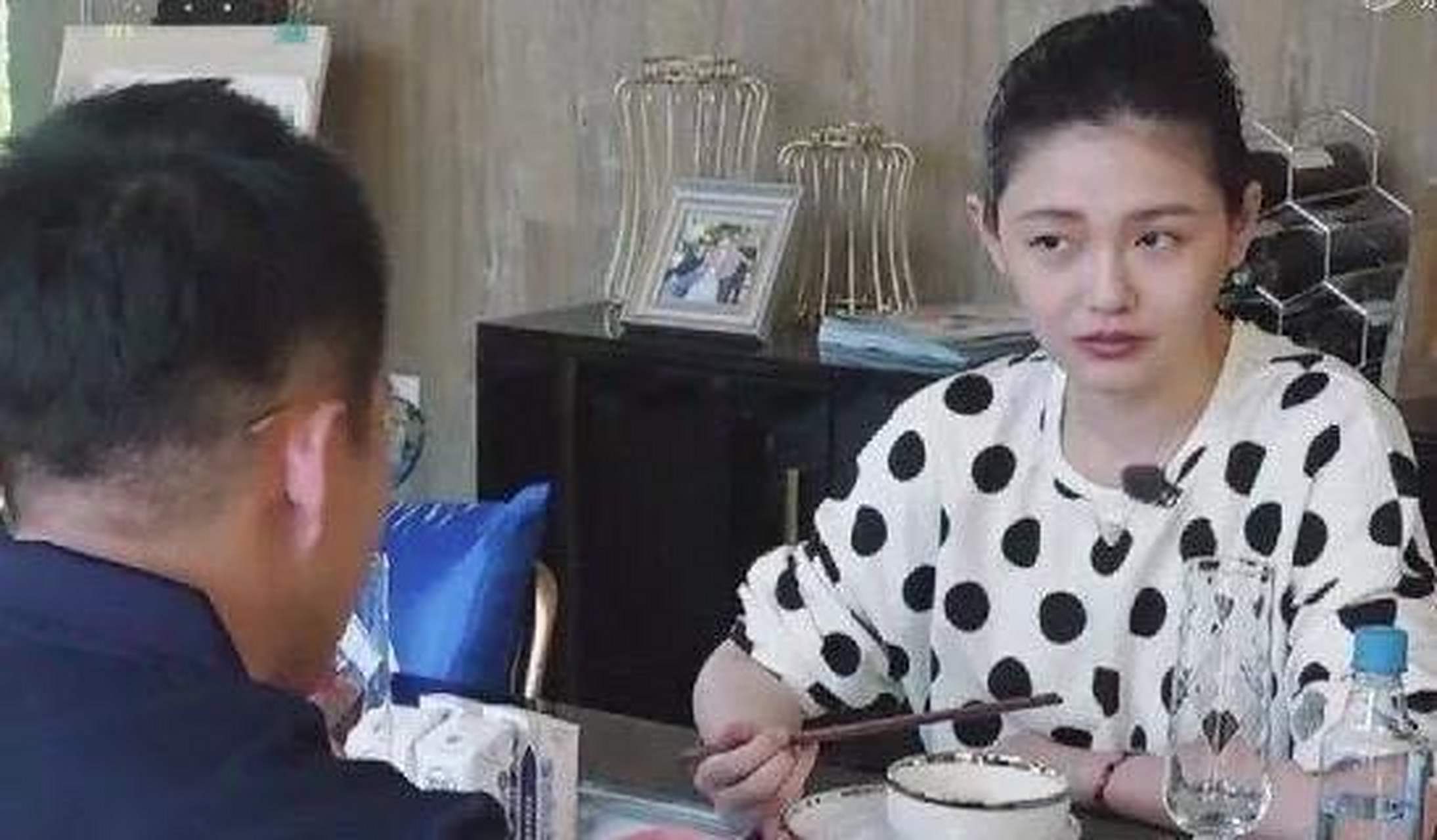 领动计划 大s离婚后壕气吃白松露大餐,她让店员刨白松露,直到她喊停