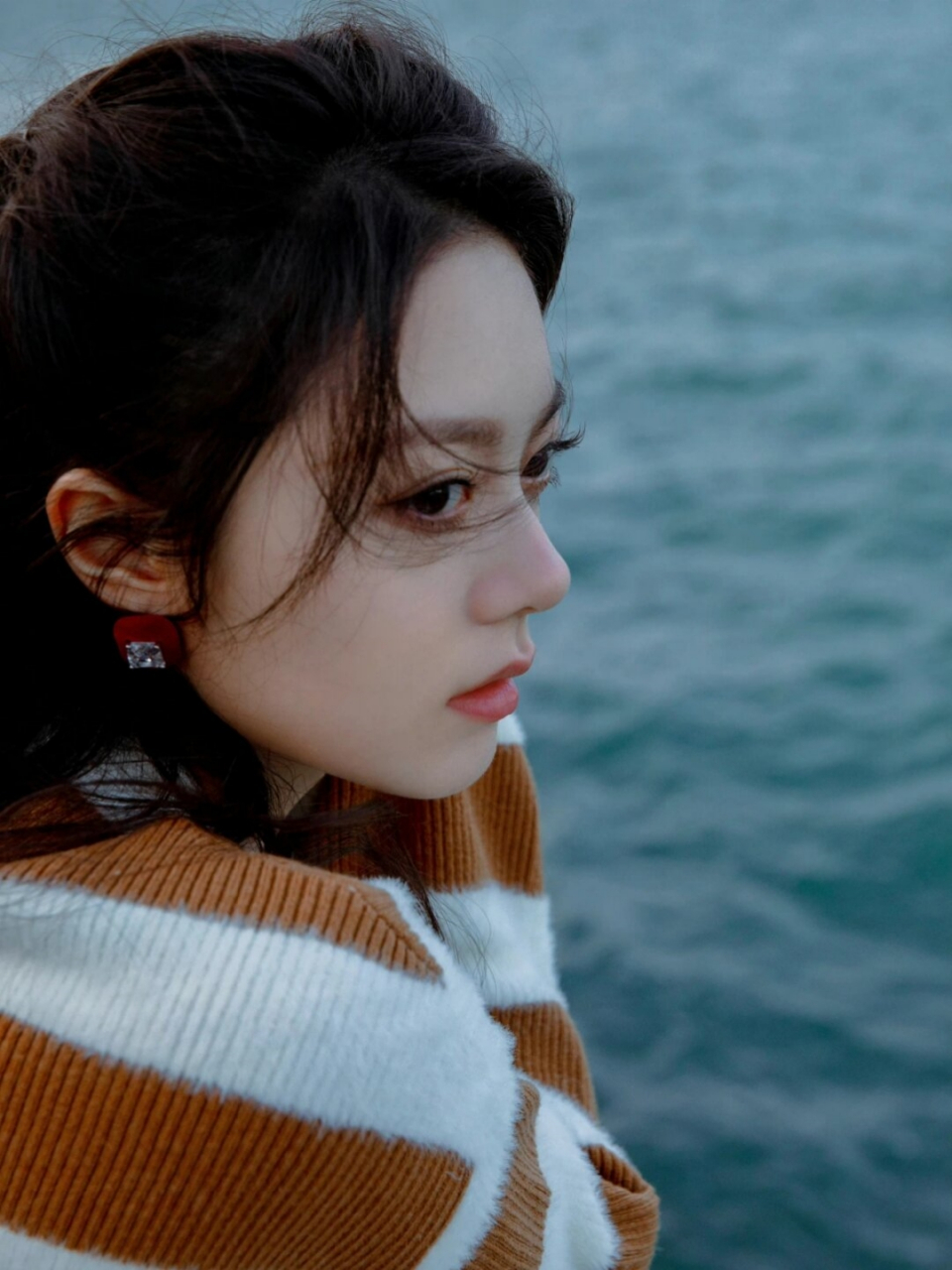 赵今麦最新写真集来啦  大家是不是对赵今麦的近况感到好奇呢?