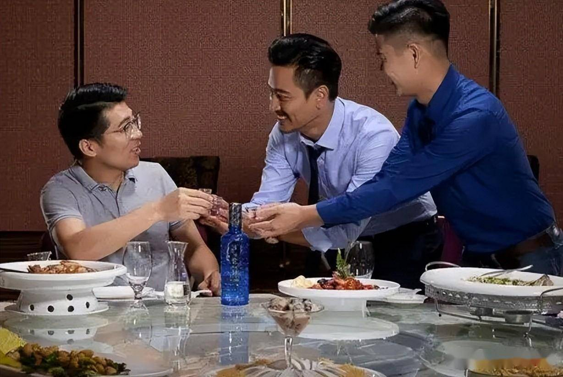 男人酒桌上千杯不醉的"4大口诀",牢记可以轻松拿捏大小酒局  1.